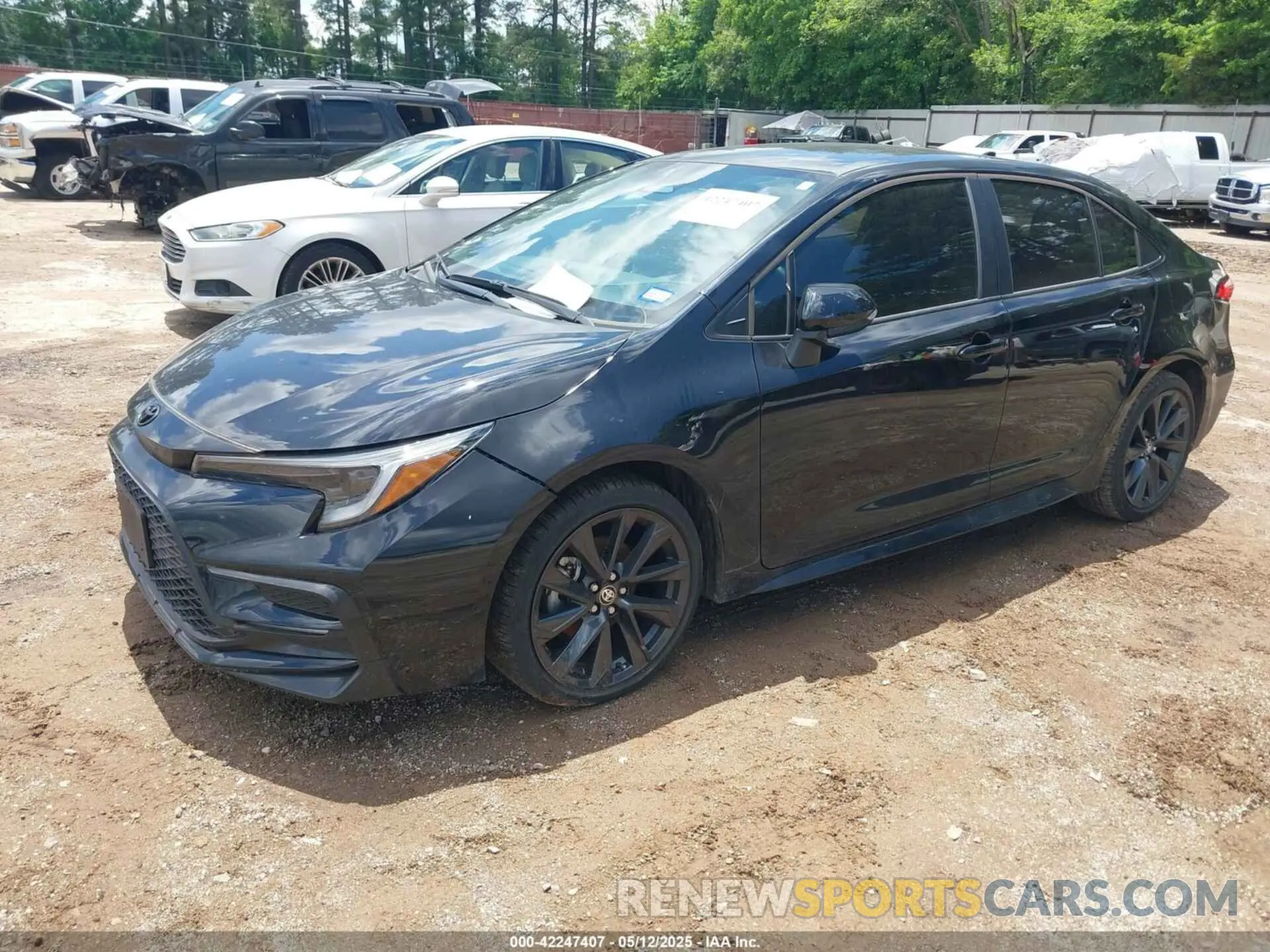 2 fotografías del automóvil dañado 5YFS4MCE6RP182317 TOYOTA COROLLA 2024