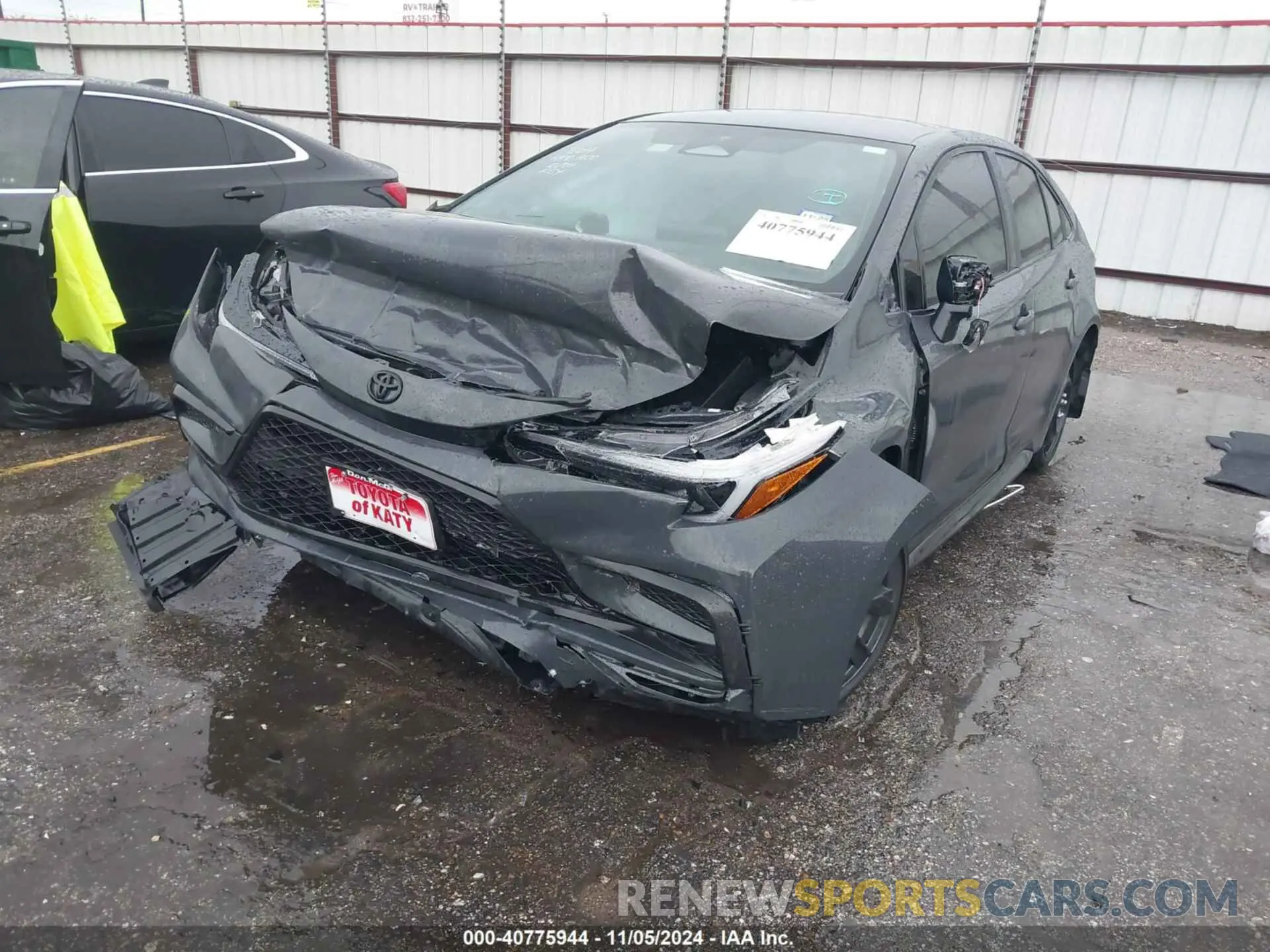 2 fotografías del automóvil dañado 5YFS4MCE7RP179667 TOYOTA COROLLA 2024