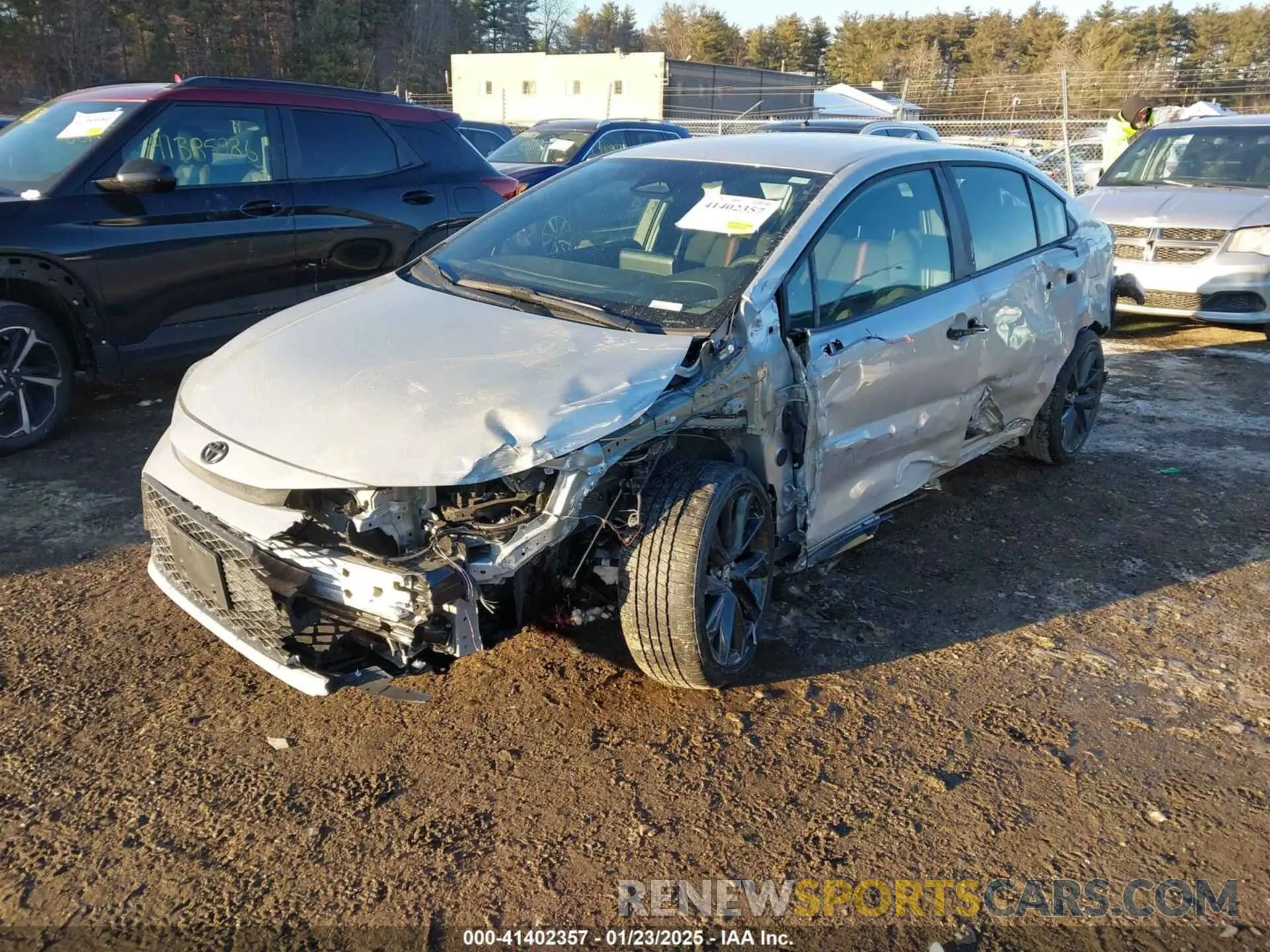 2 fotografías del automóvil dañado 5YFS4MCE8RP211249 TOYOTA COROLLA 2024