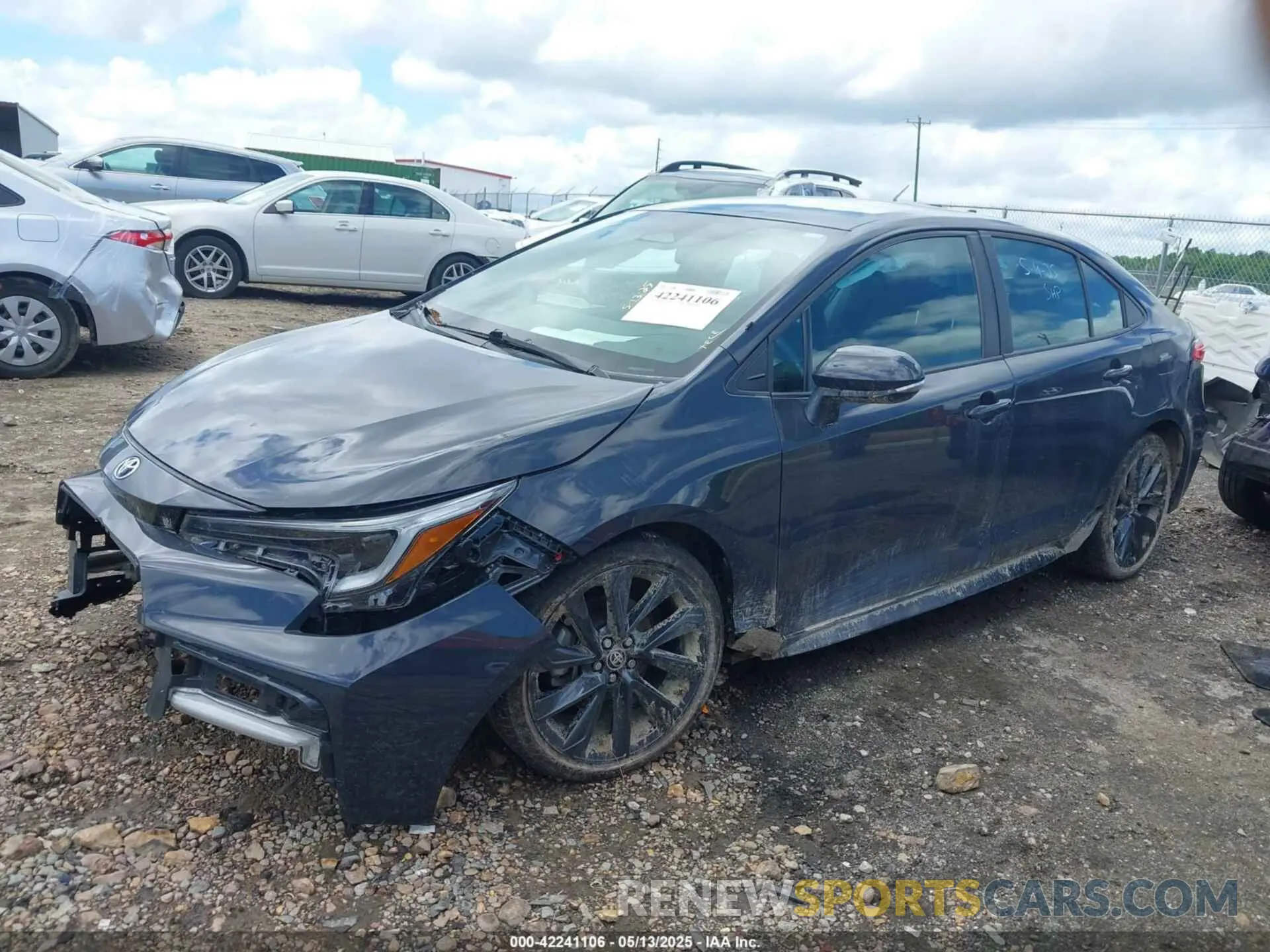 2 fotografías del automóvil dañado 5YFS4MCE9RP184062 TOYOTA COROLLA 2024