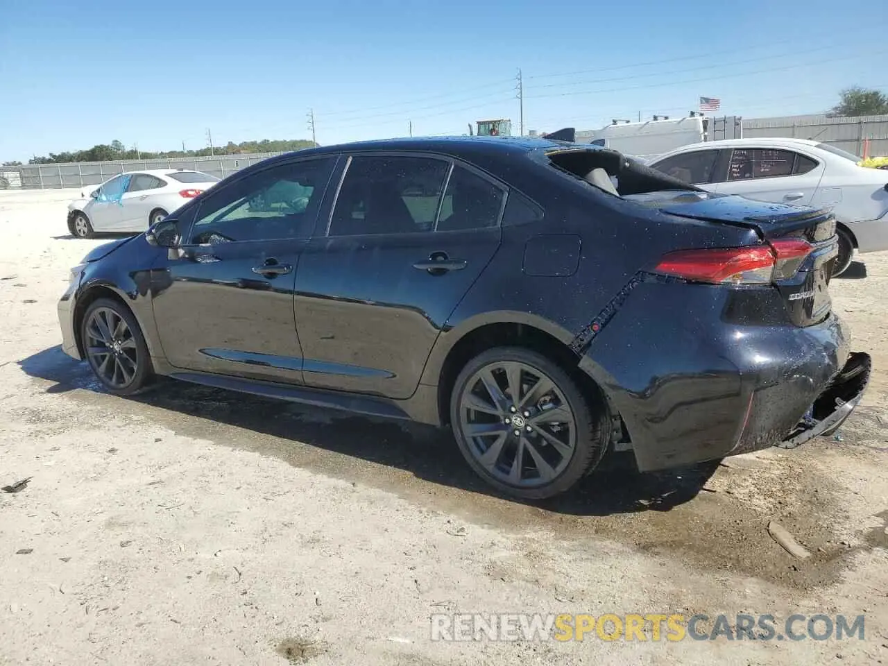 2 fotografías del automóvil dañado 5YFT4MCE2RP174400 TOYOTA COROLLA 2024