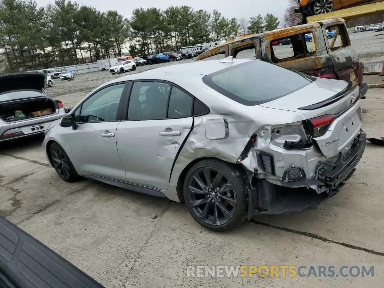 2 fotografías del automóvil dañado 5YFT4MCE5RP190901 TOYOTA COROLLA 2024