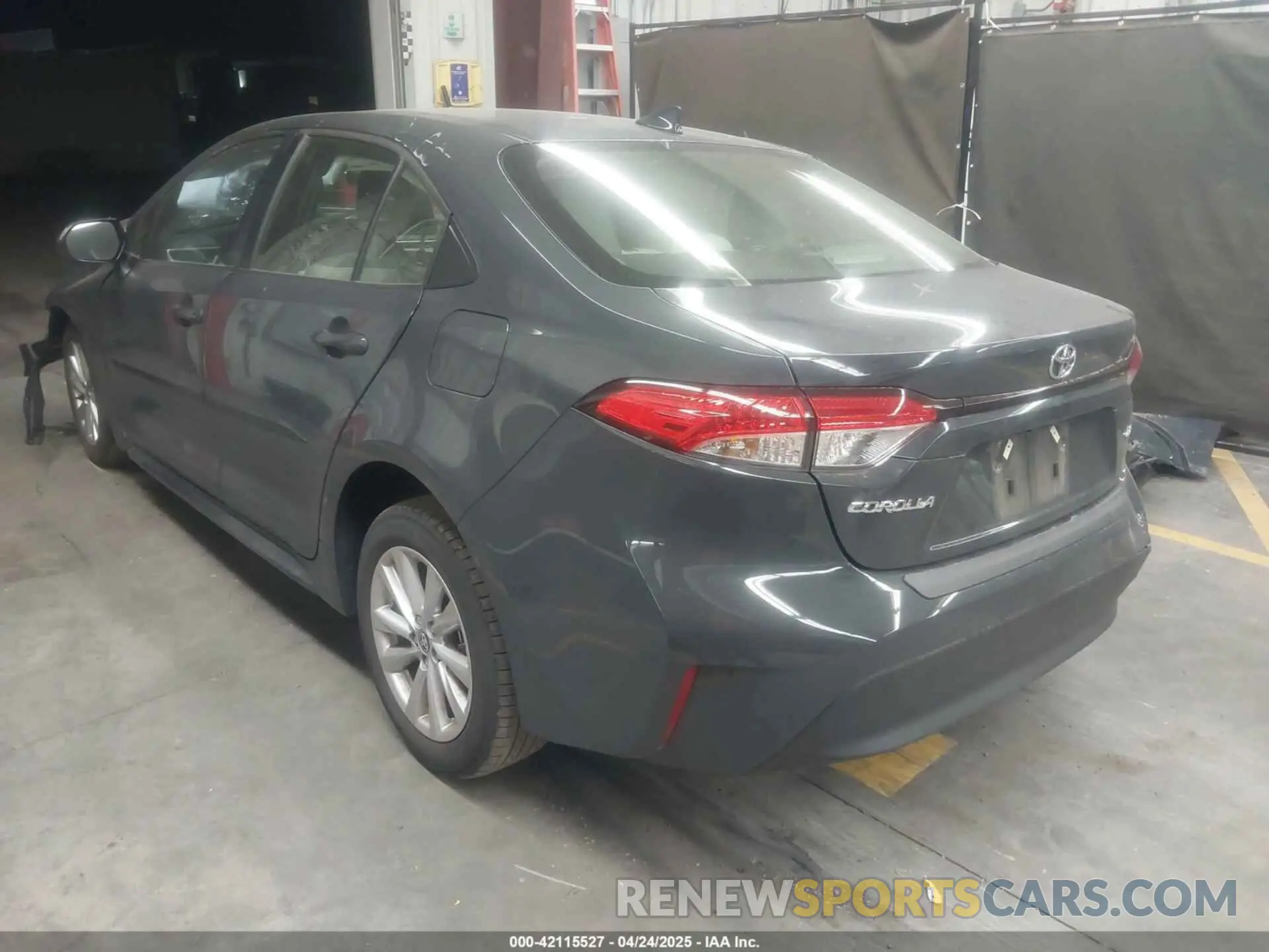 3 fotografías del automóvil dañado JTDB4MEE2R3024711 TOYOTA COROLLA 2024