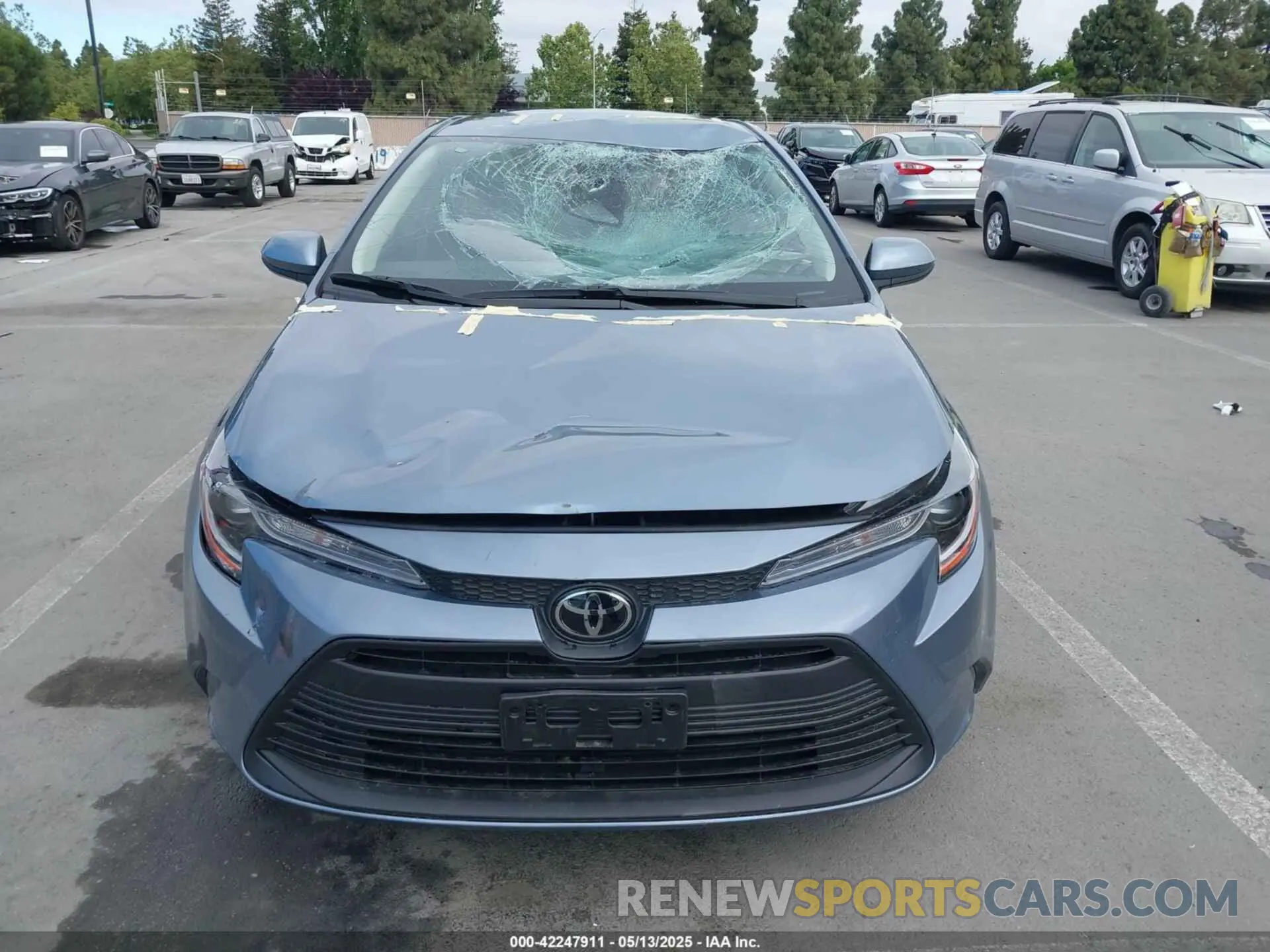 12 fotografías del automóvil dañado JTDB4MEE2RJ015924 TOYOTA COROLLA 2024