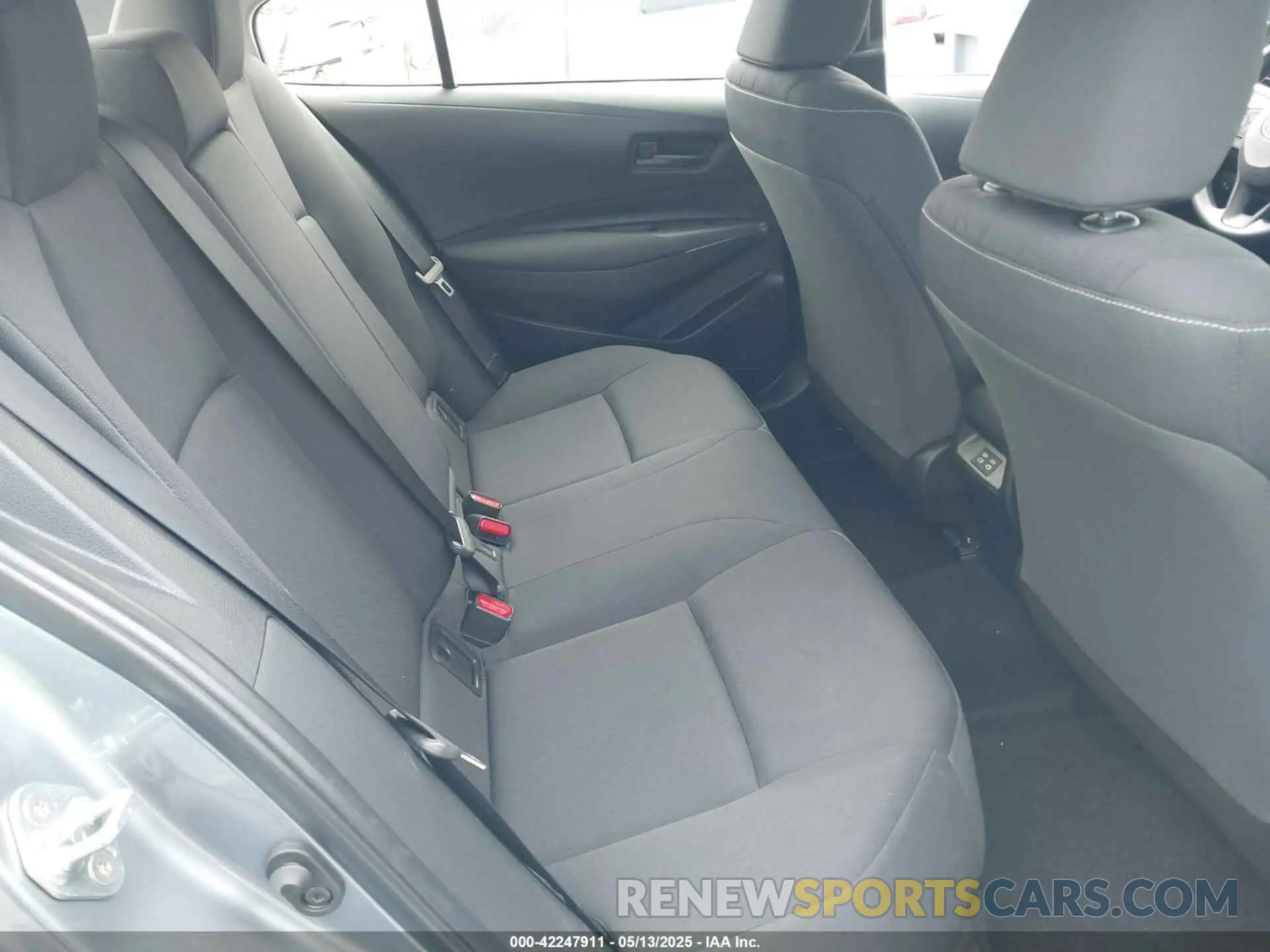 8 fotografías del automóvil dañado JTDB4MEE2RJ015924 TOYOTA COROLLA 2024