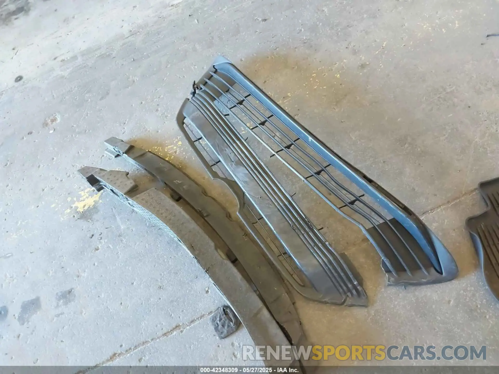 12 fotografías del automóvil dañado JTDB4MEE2RJ016958 TOYOTA COROLLA 2024