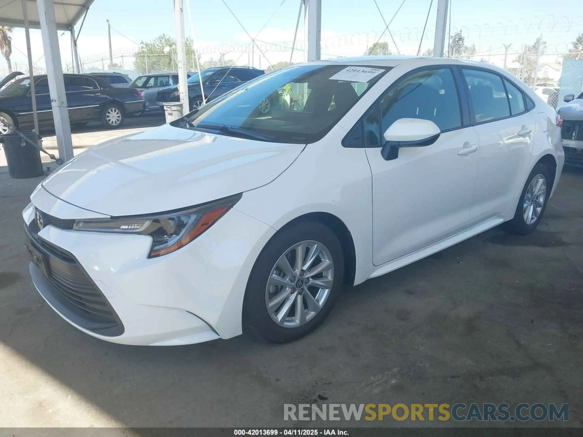 2 fotografías del automóvil dañado JTDB4MEE6RJ014534 TOYOTA COROLLA 2024