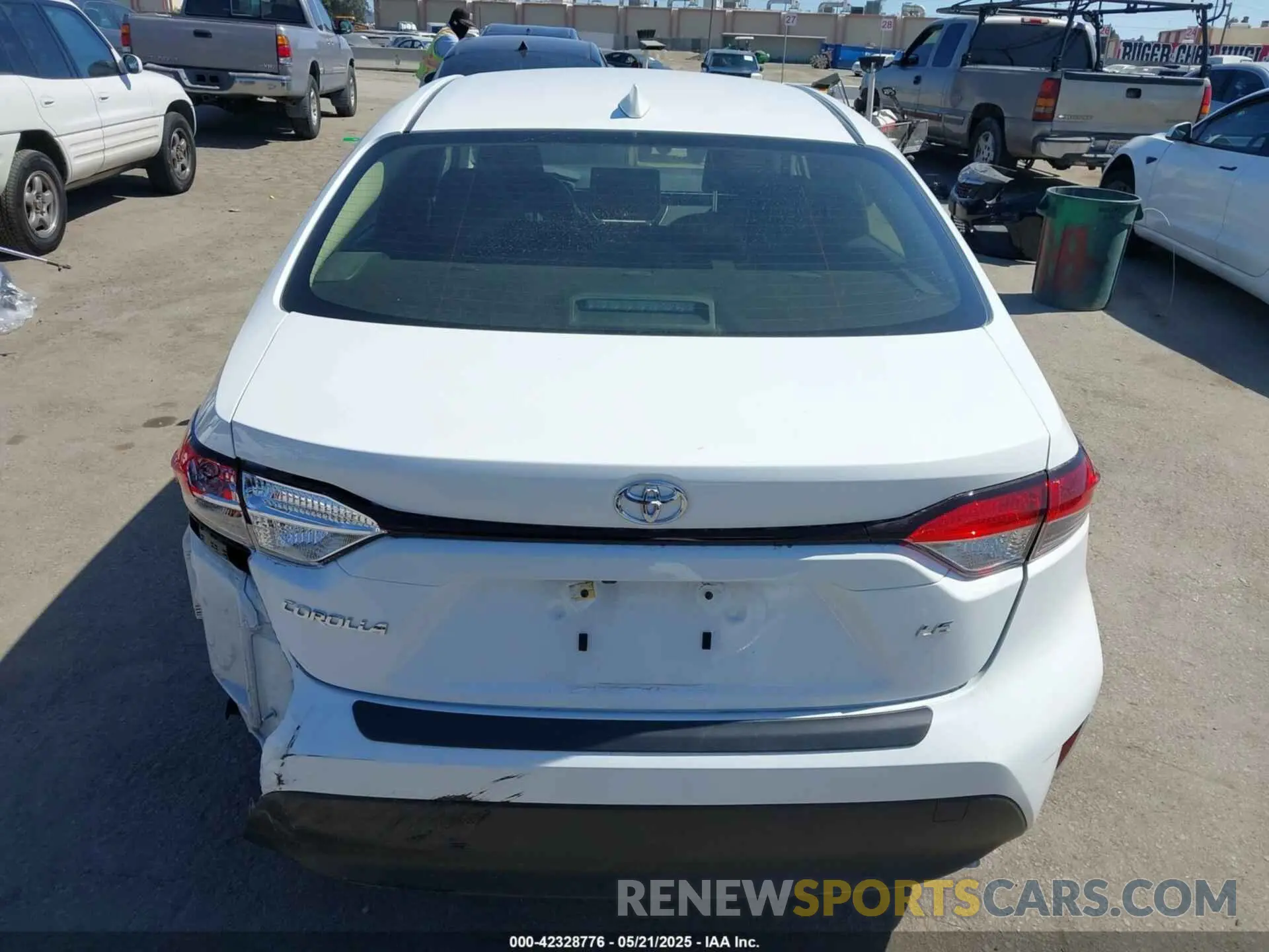 17 fotografías del automóvil dañado JTDB4MEE9RJ016648 TOYOTA COROLLA 2024