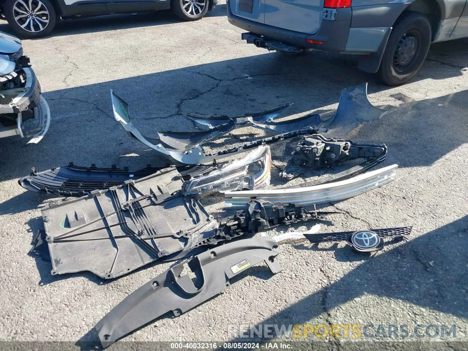 12 fotografías del automóvil dañado JTDB4MEEXR3024293 TOYOTA COROLLA 2024