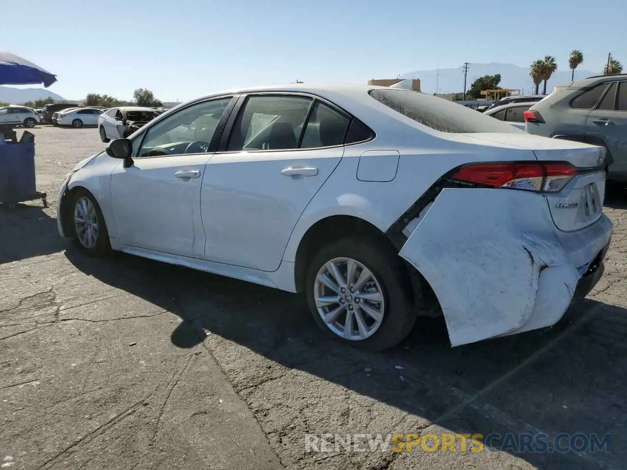 2 fotografías del automóvil dañado JTDBCMFE0R3032422 TOYOTA COROLLA 2024