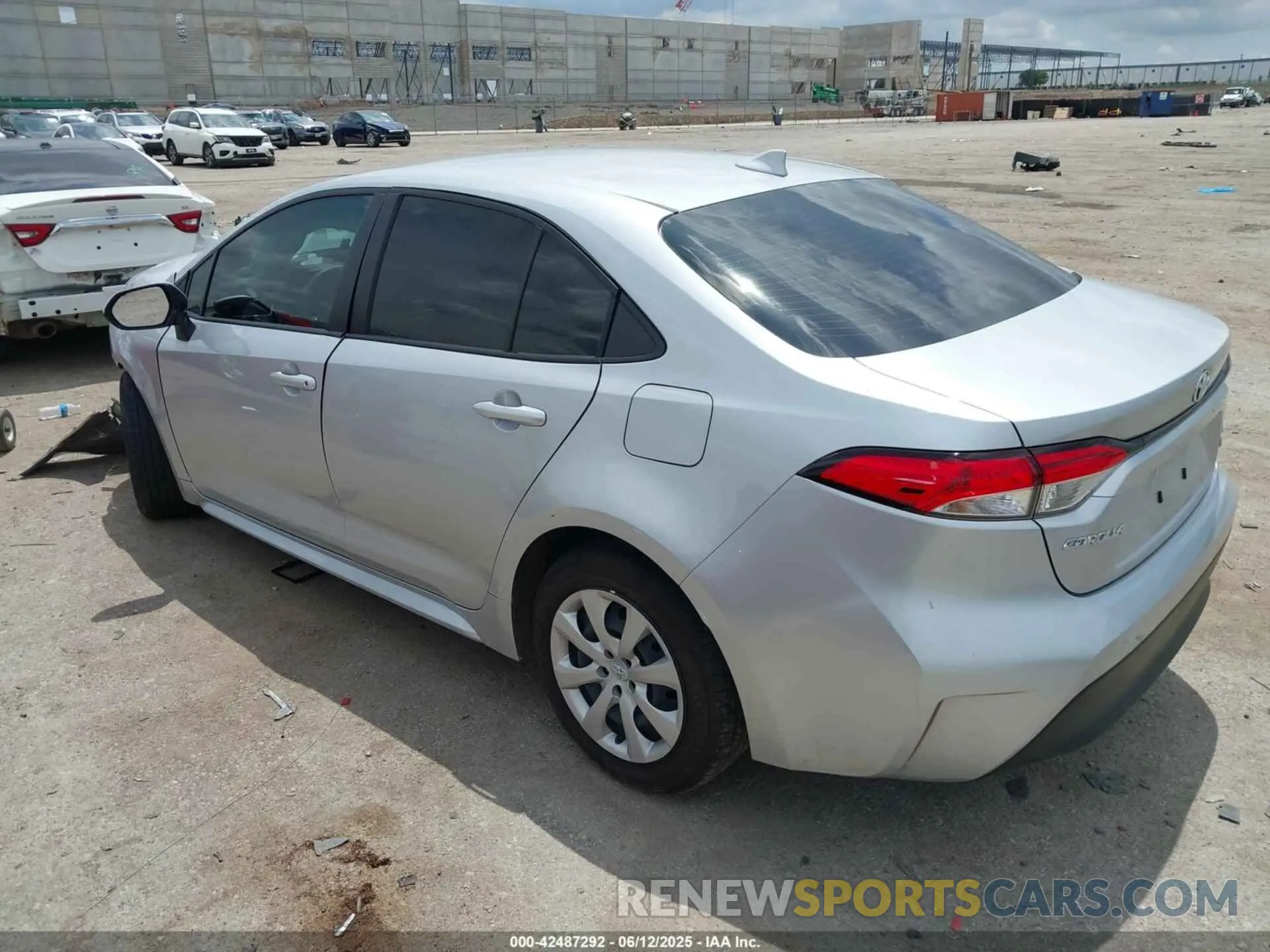 3 fotografías del automóvil dañado JTDBCMFE0R3039323 TOYOTA COROLLA 2024