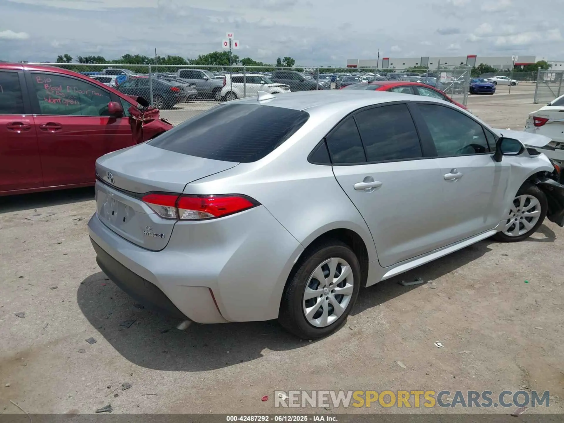 4 fotografías del automóvil dañado JTDBCMFE0R3039323 TOYOTA COROLLA 2024