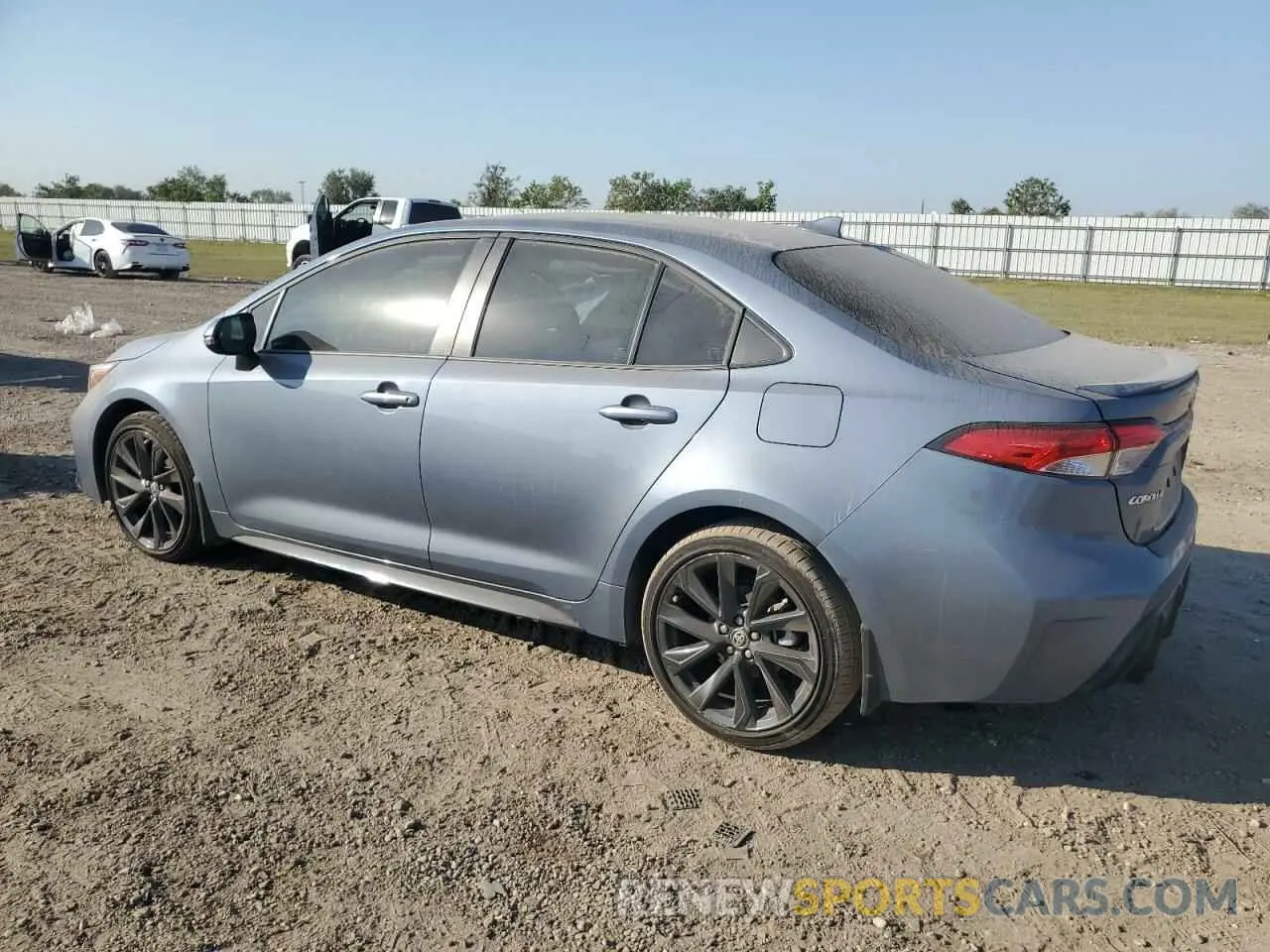 2 fotografías del automóvil dañado JTDBCMFE0R3042688 TOYOTA COROLLA 2024