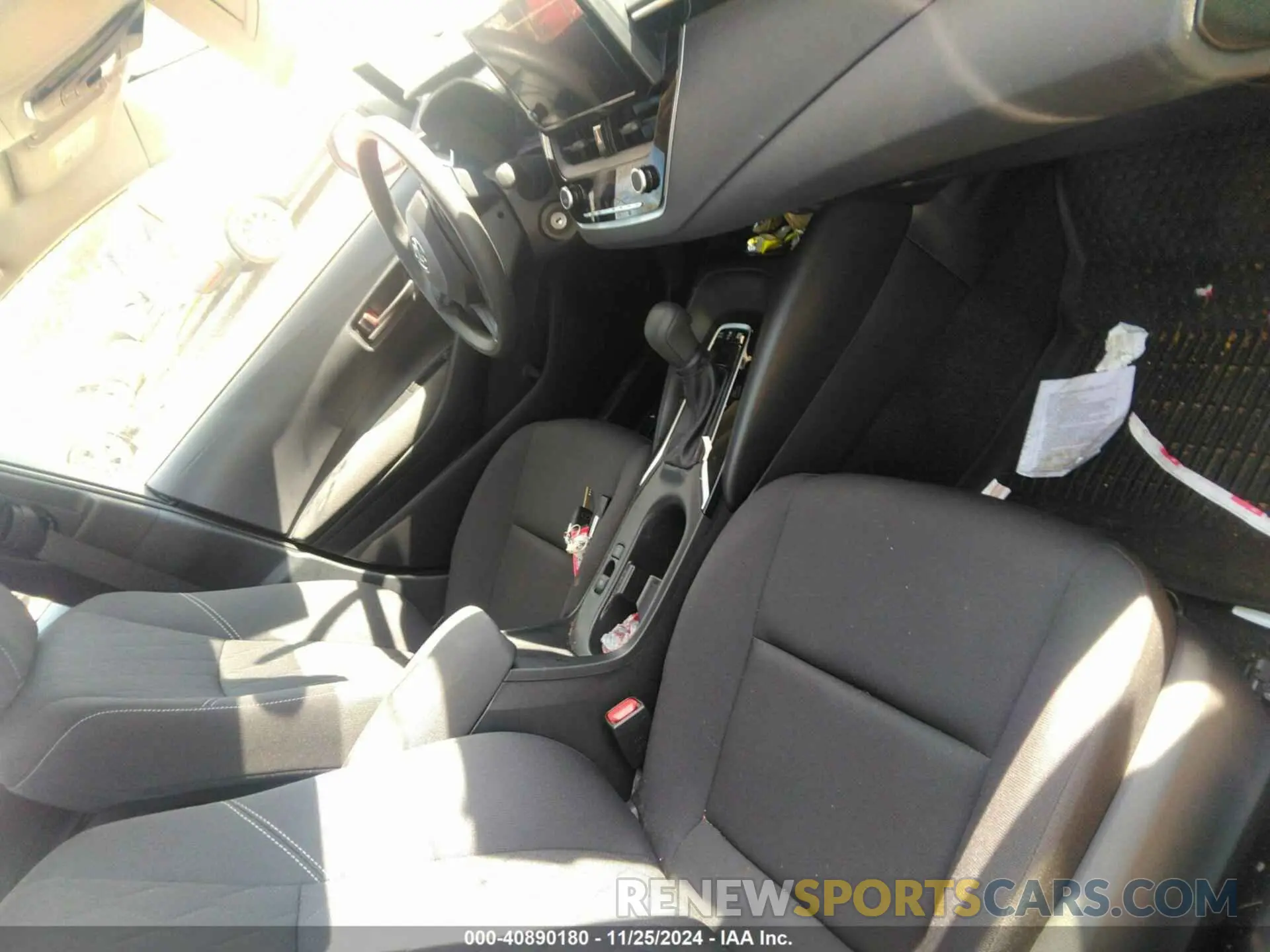 5 fotografías del automóvil dañado JTDBCMFE0R3053366 TOYOTA COROLLA 2024