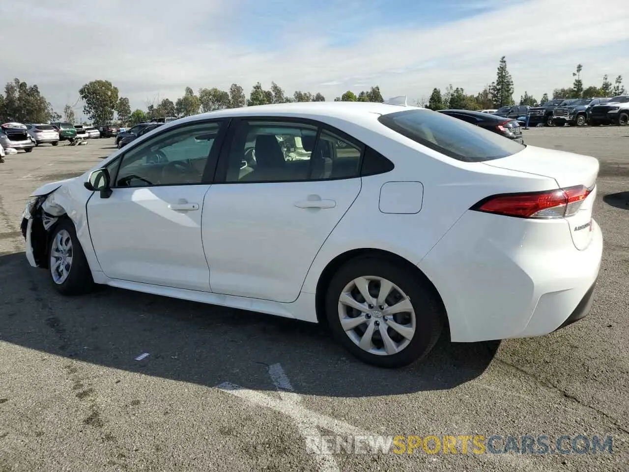 2 fotografías del automóvil dañado JTDBCMFE0R3053562 TOYOTA COROLLA 2024