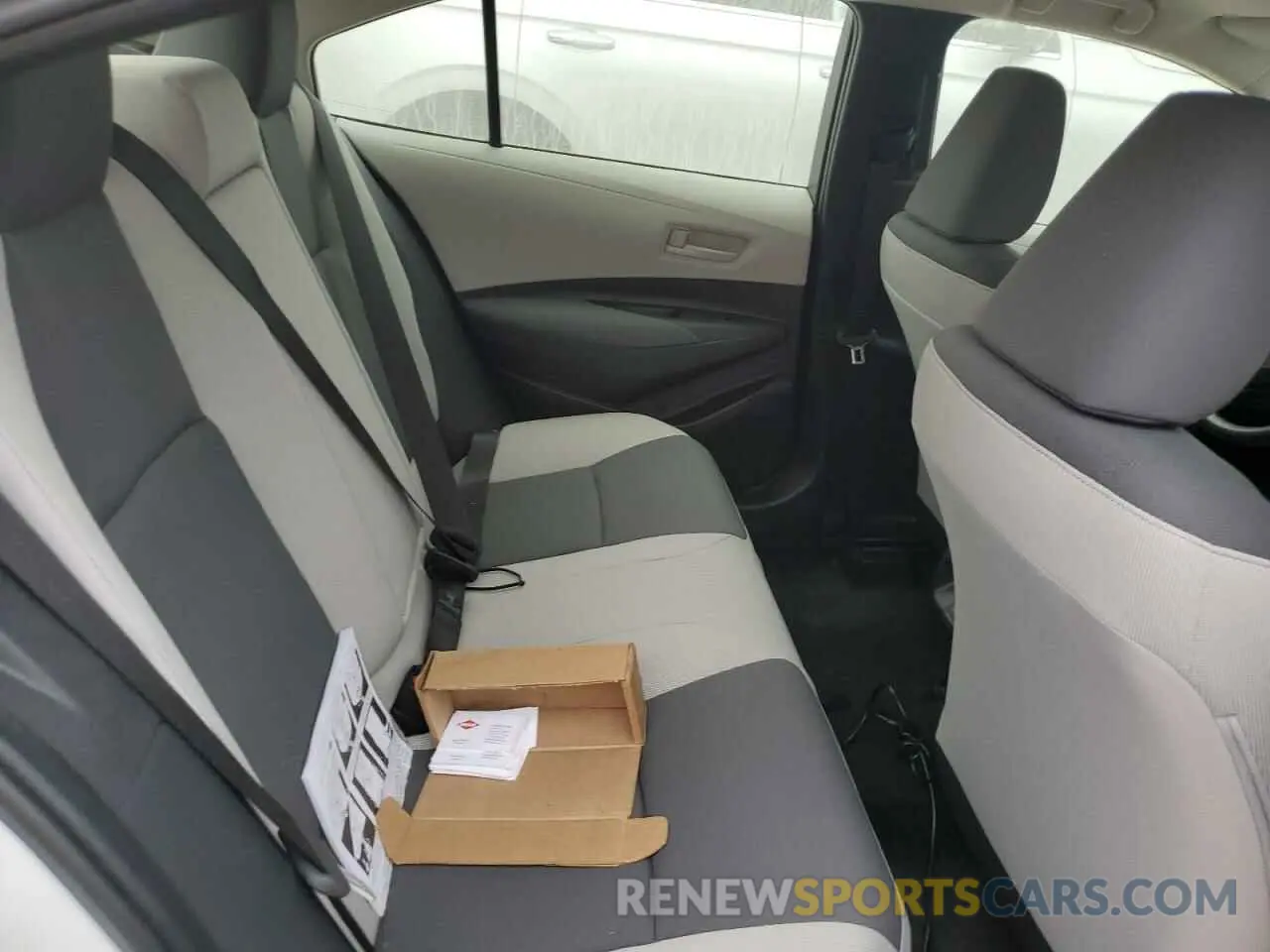 10 fotografías del automóvil dañado JTDBCMFE0RJ023201 TOYOTA COROLLA 2024