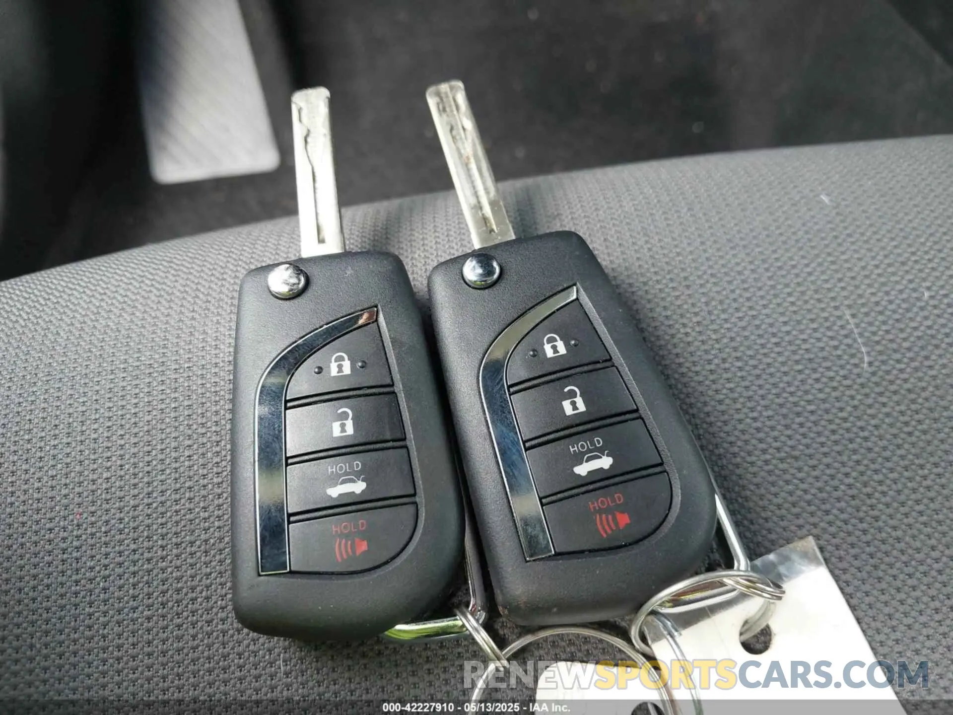 11 fotografías del automóvil dañado JTDBCMFE0RJ031783 TOYOTA COROLLA 2024