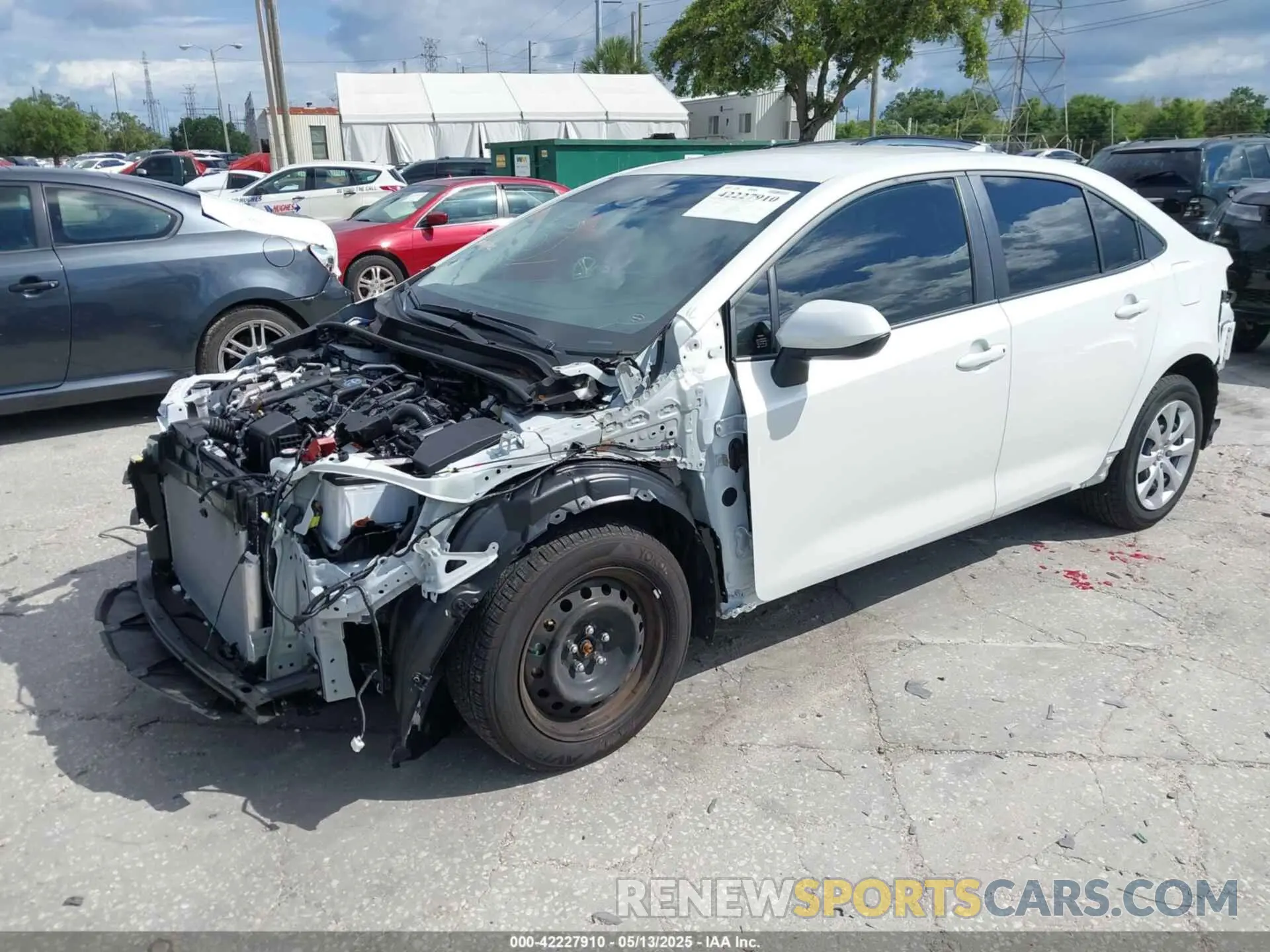 2 fotografías del automóvil dañado JTDBCMFE0RJ031783 TOYOTA COROLLA 2024