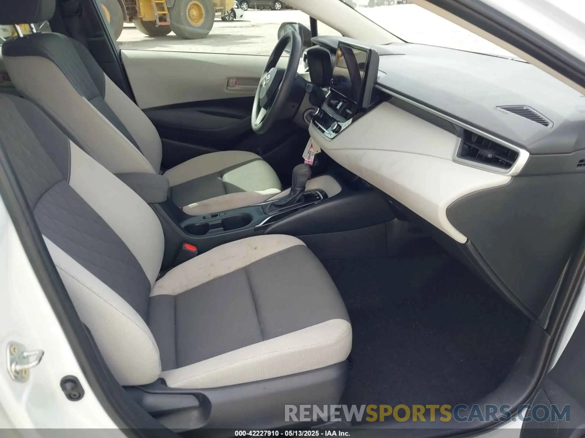5 fotografías del automóvil dañado JTDBCMFE0RJ031783 TOYOTA COROLLA 2024