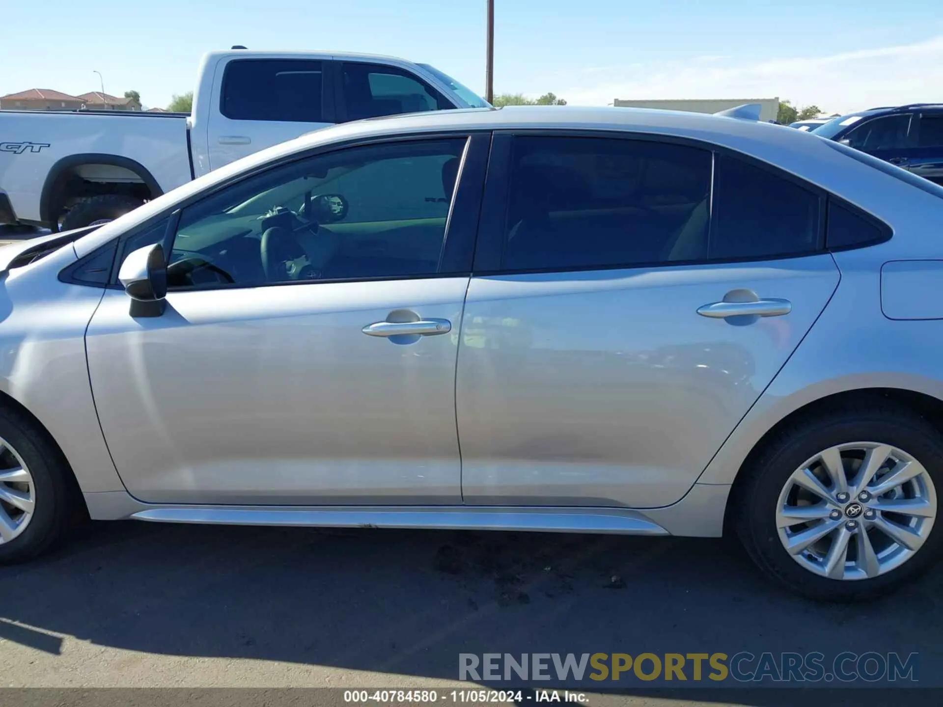 14 fotografías del automóvil dañado JTDBCMFE0RJ033257 TOYOTA COROLLA 2024