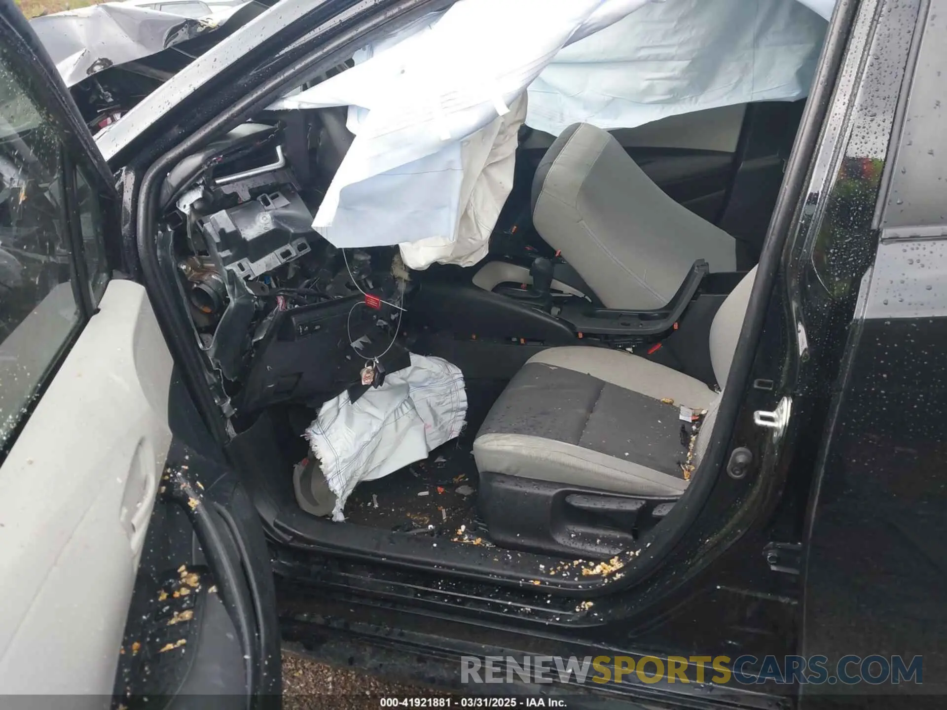 5 fotografías del automóvil dañado JTDBCMFE1R3035457 TOYOTA COROLLA 2024