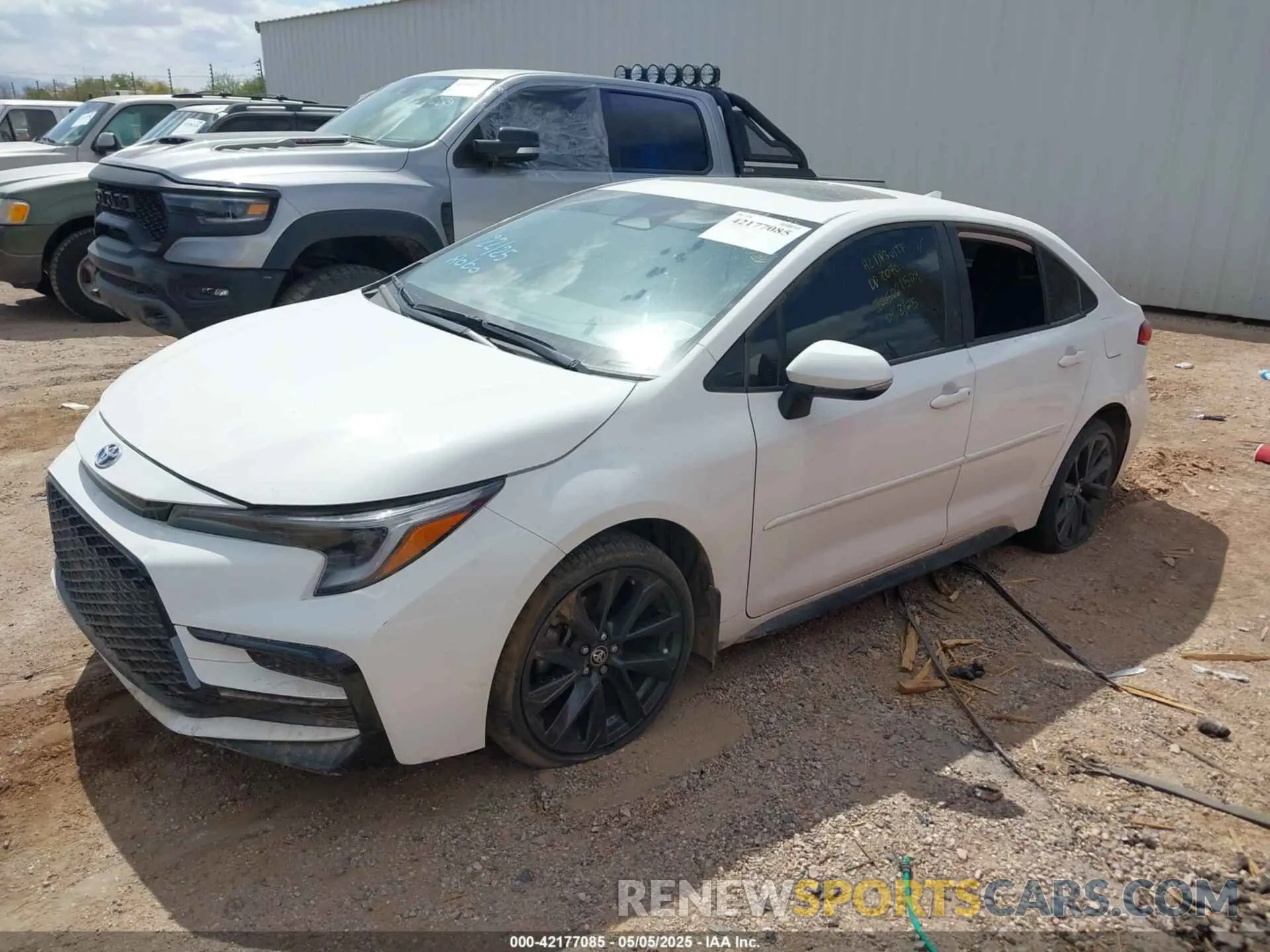 2 fotografías del automóvil dañado JTDBCMFE1R3046409 TOYOTA COROLLA 2024
