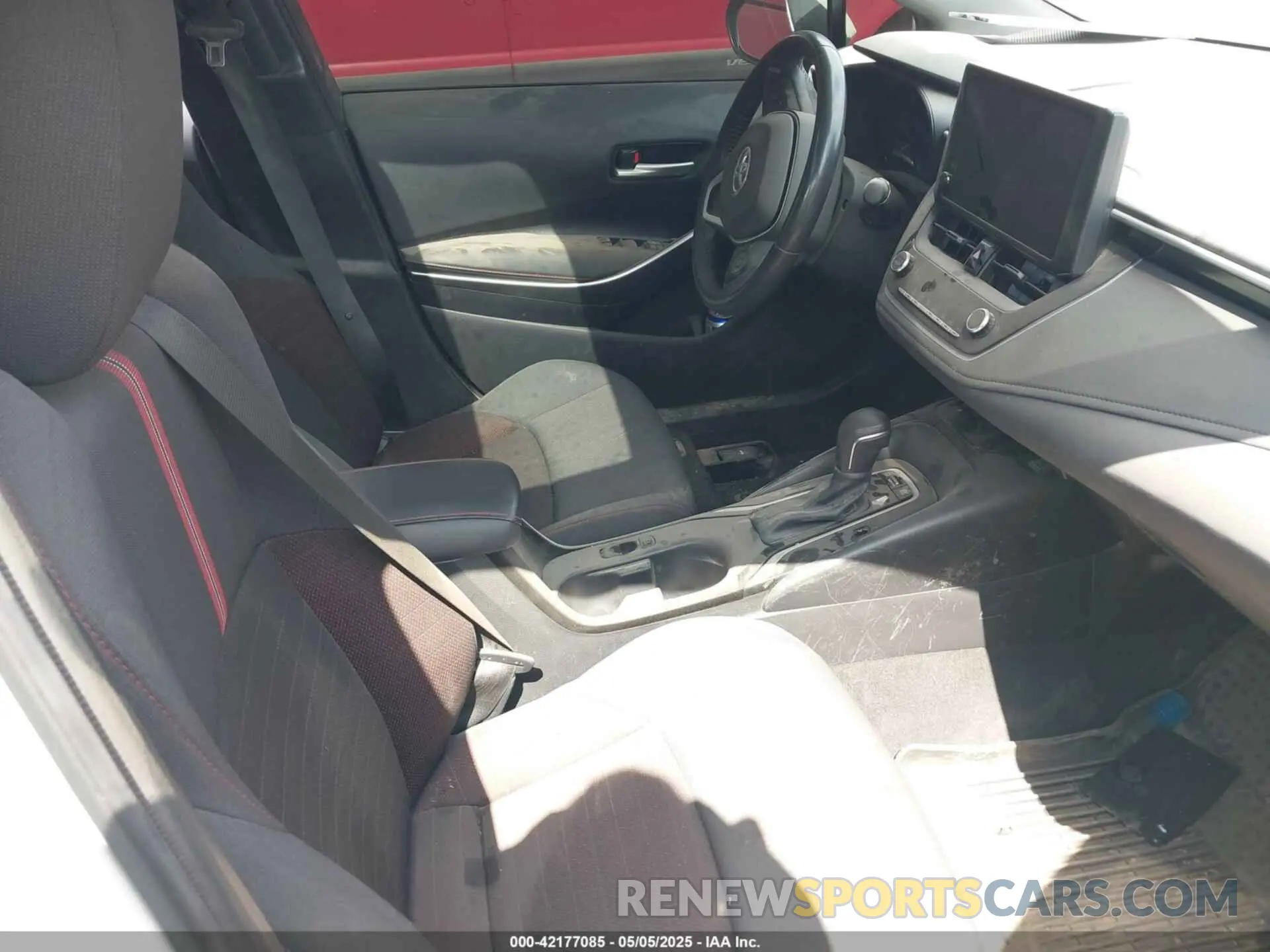5 fotografías del automóvil dañado JTDBCMFE1R3046409 TOYOTA COROLLA 2024