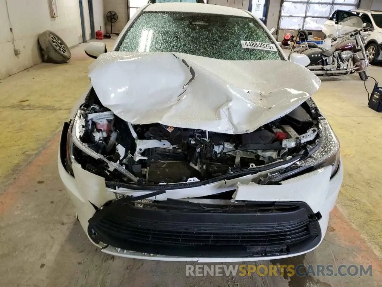 5 fotografías del automóvil dañado JTDBCMFE1R3051402 TOYOTA COROLLA 2024