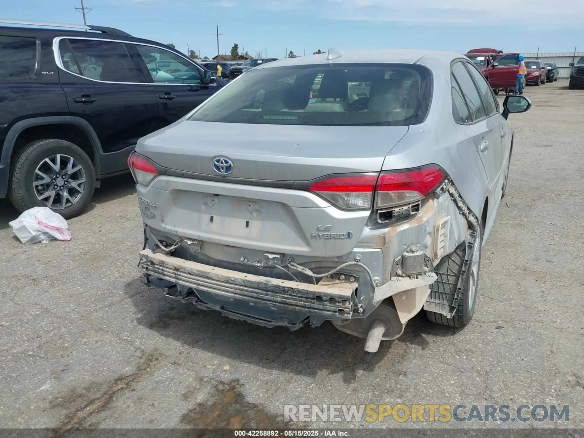 17 fotografías del automóvil dañado JTDBCMFE1R3053215 TOYOTA COROLLA 2024