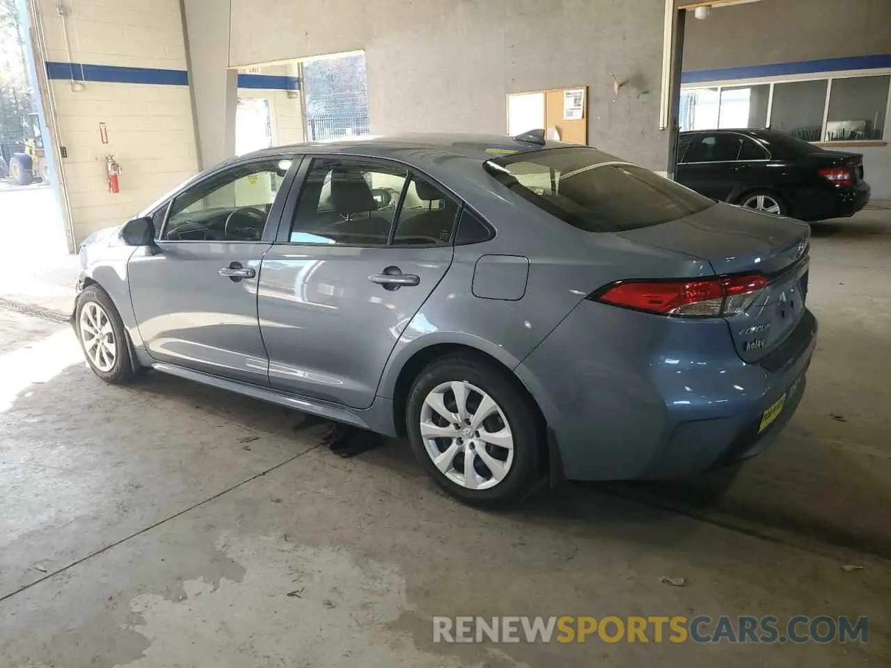 2 fotografías del automóvil dañado JTDBCMFE1R3061721 TOYOTA COROLLA 2024