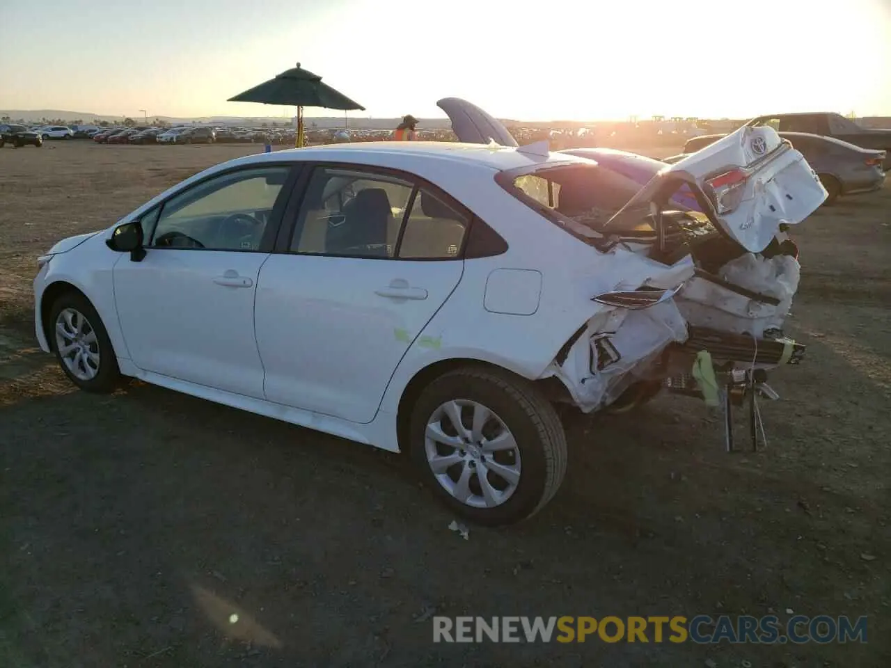 2 fotografías del automóvil dañado JTDBCMFE1RJ021568 TOYOTA COROLLA 2024