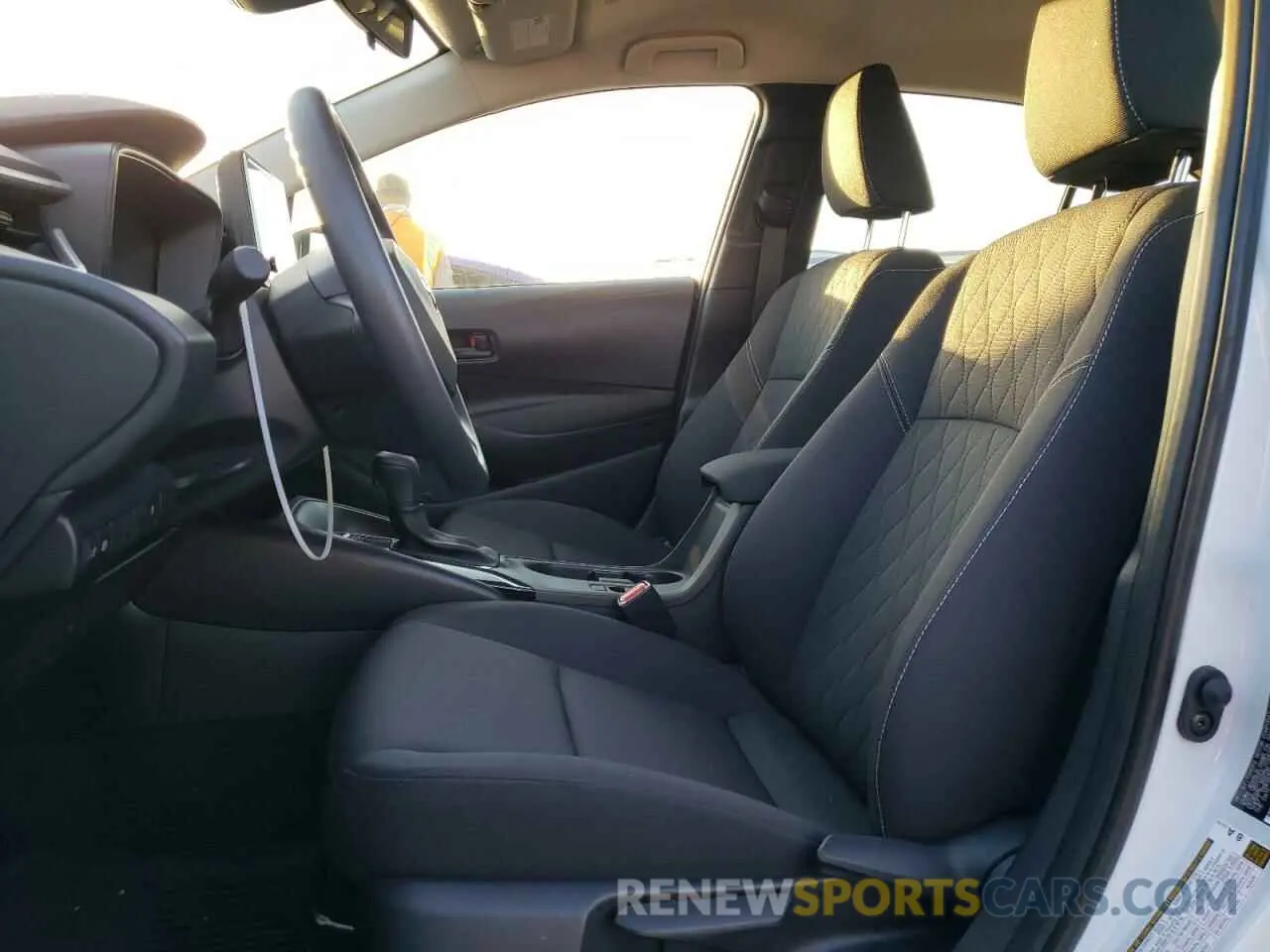 7 fotografías del automóvil dañado JTDBCMFE1RJ021568 TOYOTA COROLLA 2024