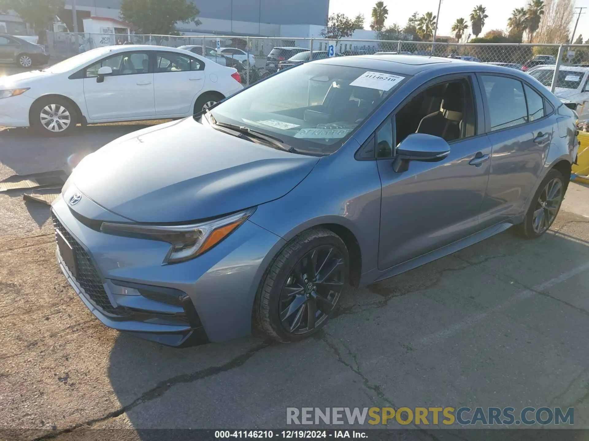 2 fotografías del automóvil dañado JTDBCMFE1RJ027032 TOYOTA COROLLA 2024