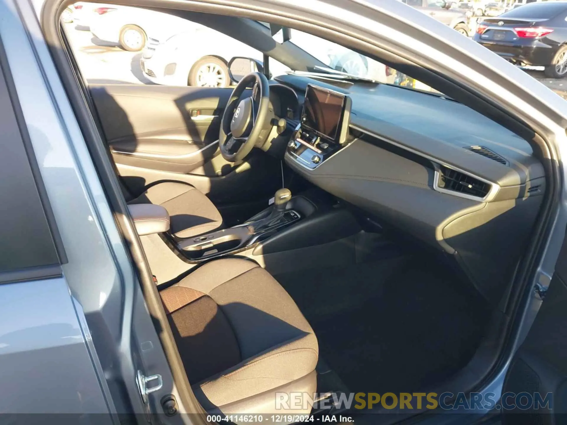 5 fotografías del automóvil dañado JTDBCMFE1RJ027032 TOYOTA COROLLA 2024