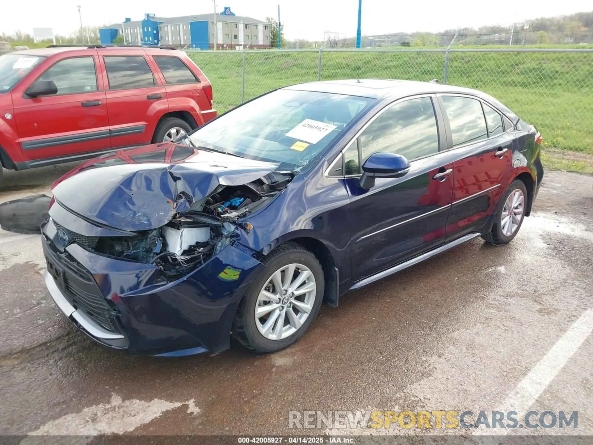 2 fotografías del automóvil dañado JTDBCMFE1RJ034045 TOYOTA COROLLA 2024