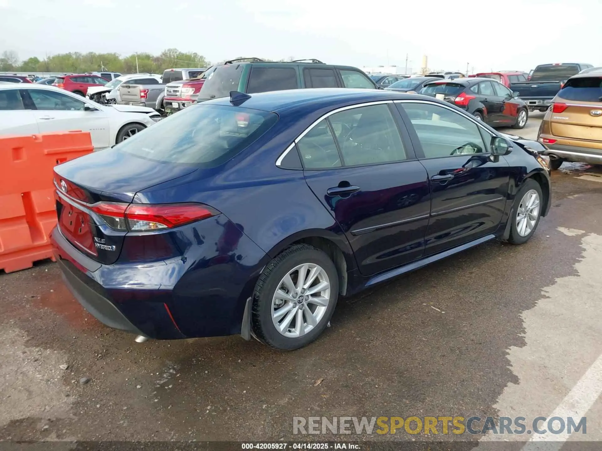 4 fotografías del automóvil dañado JTDBCMFE1RJ034045 TOYOTA COROLLA 2024