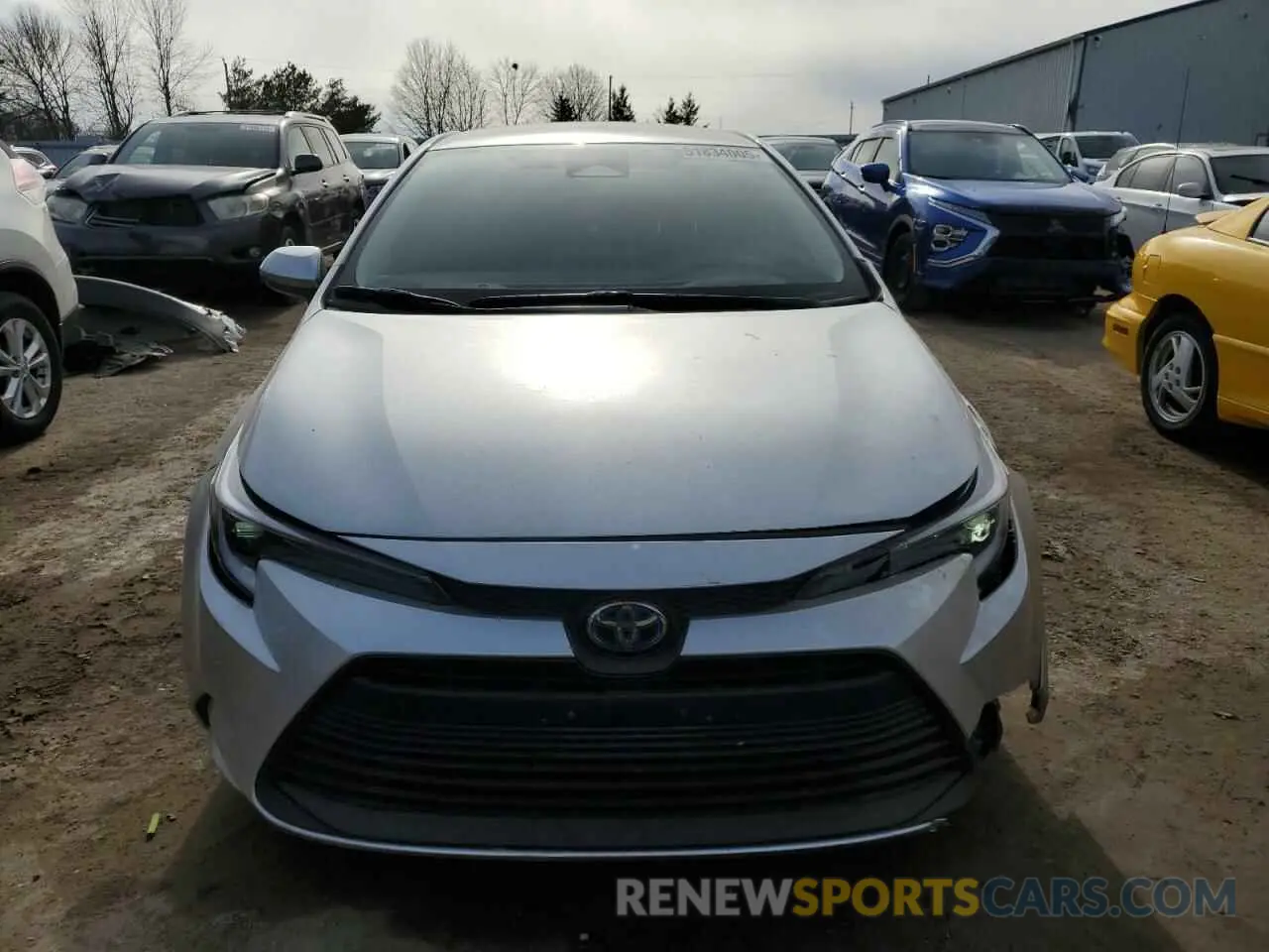 5 fotografías del automóvil dañado JTDBCMFE2R3029652 TOYOTA COROLLA 2024