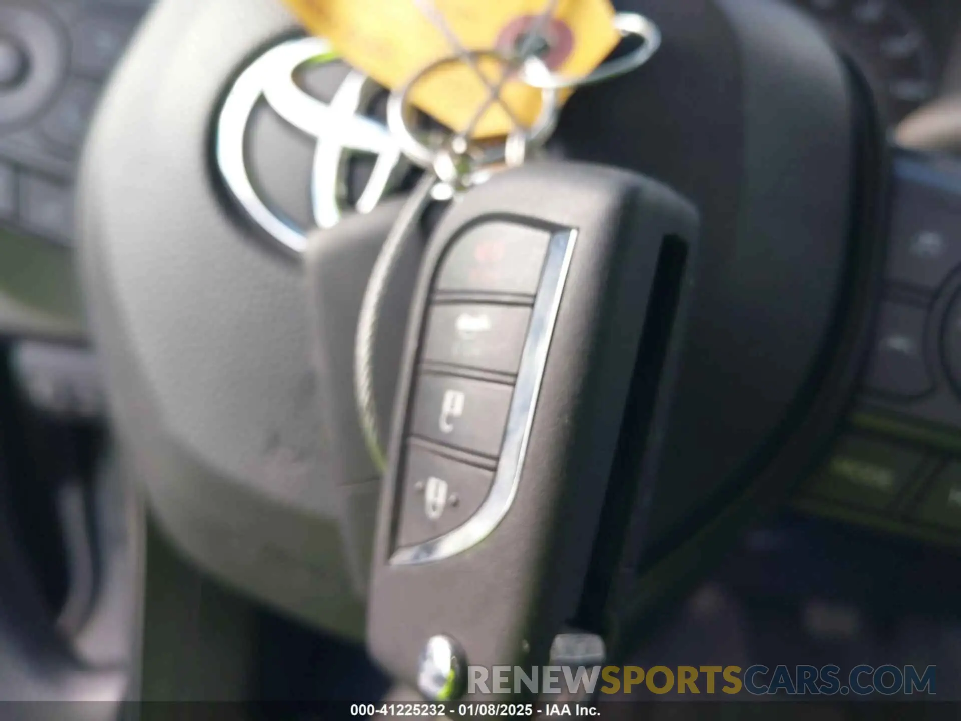 11 fotografías del automóvil dañado JTDBCMFE2R3053367 TOYOTA COROLLA 2024