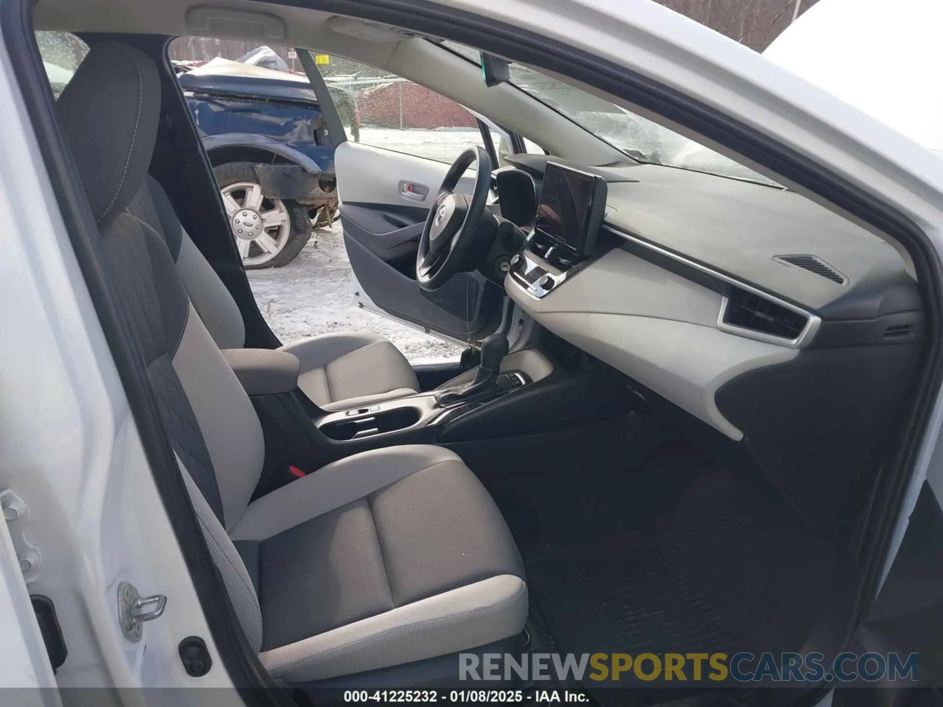 5 fotografías del automóvil dañado JTDBCMFE2R3053367 TOYOTA COROLLA 2024
