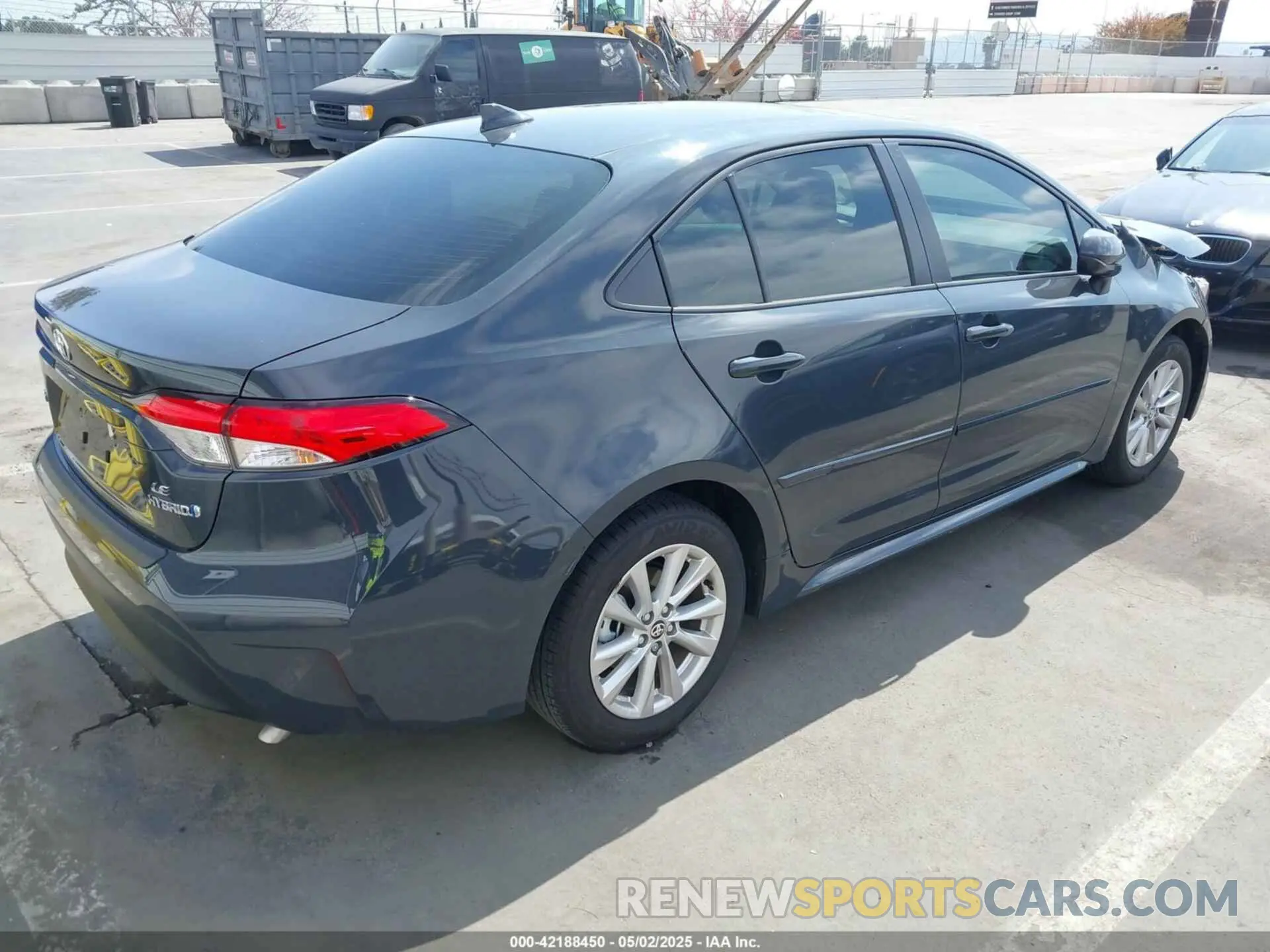 4 fotografías del automóvil dañado JTDBCMFE2R3056351 TOYOTA COROLLA 2024