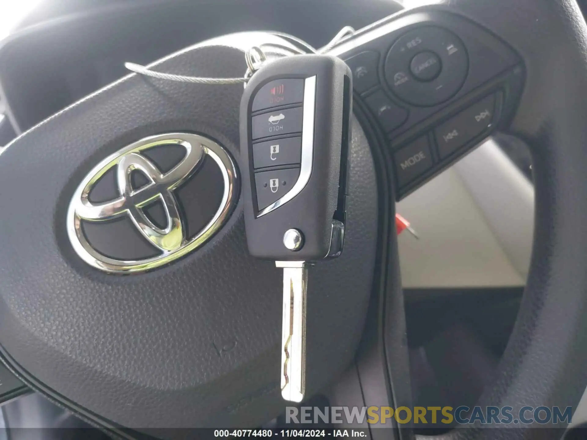 11 fotografías del automóvil dañado JTDBCMFE2R3061310 TOYOTA COROLLA 2024