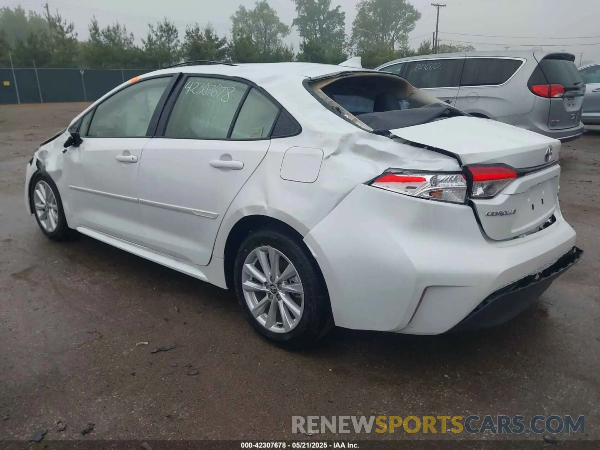 3 fotografías del automóvil dañado JTDBCMFE2R3063316 TOYOTA COROLLA 2024