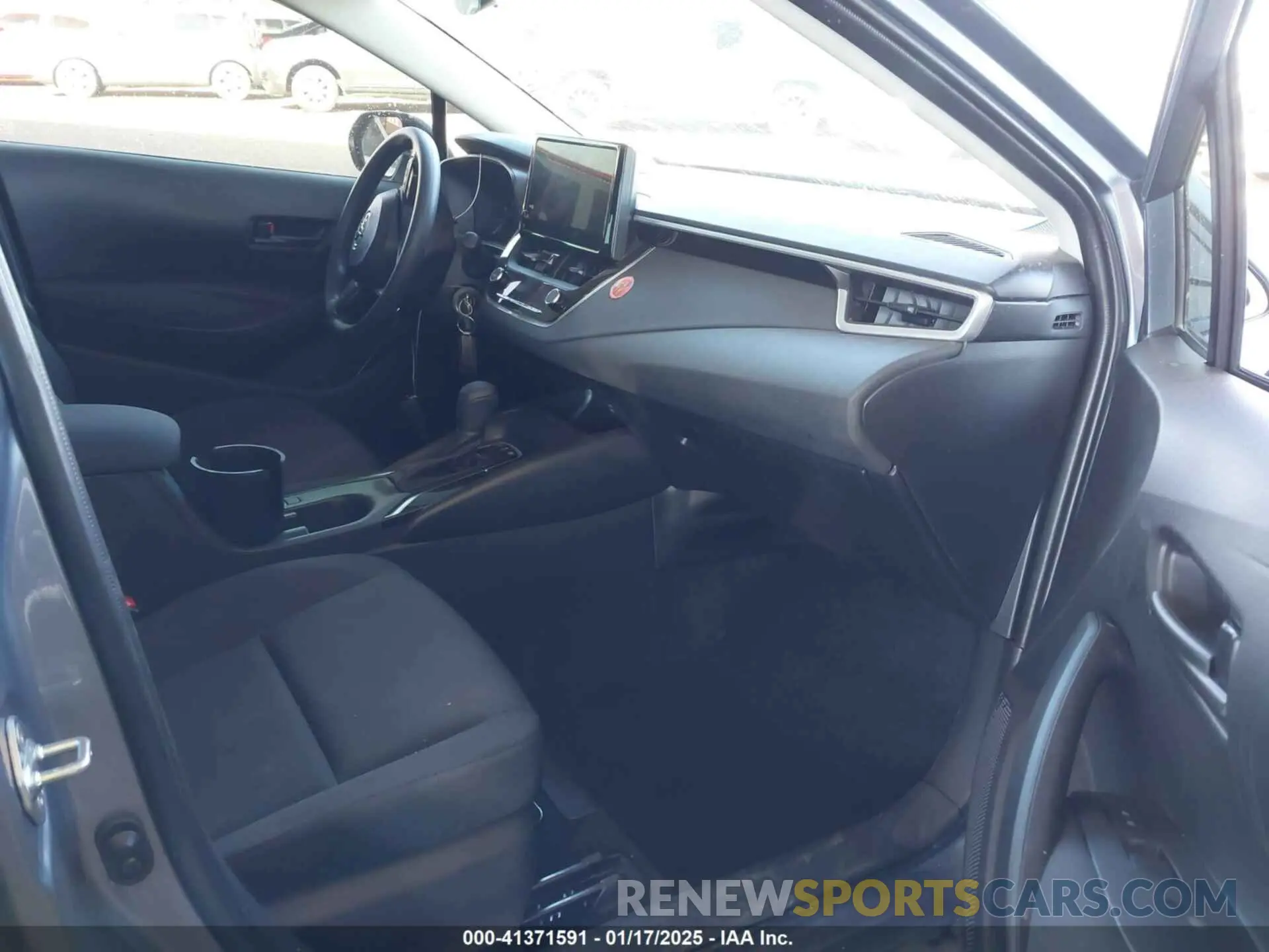 5 fotografías del automóvil dañado JTDBCMFE2RJ035365 TOYOTA COROLLA 2024