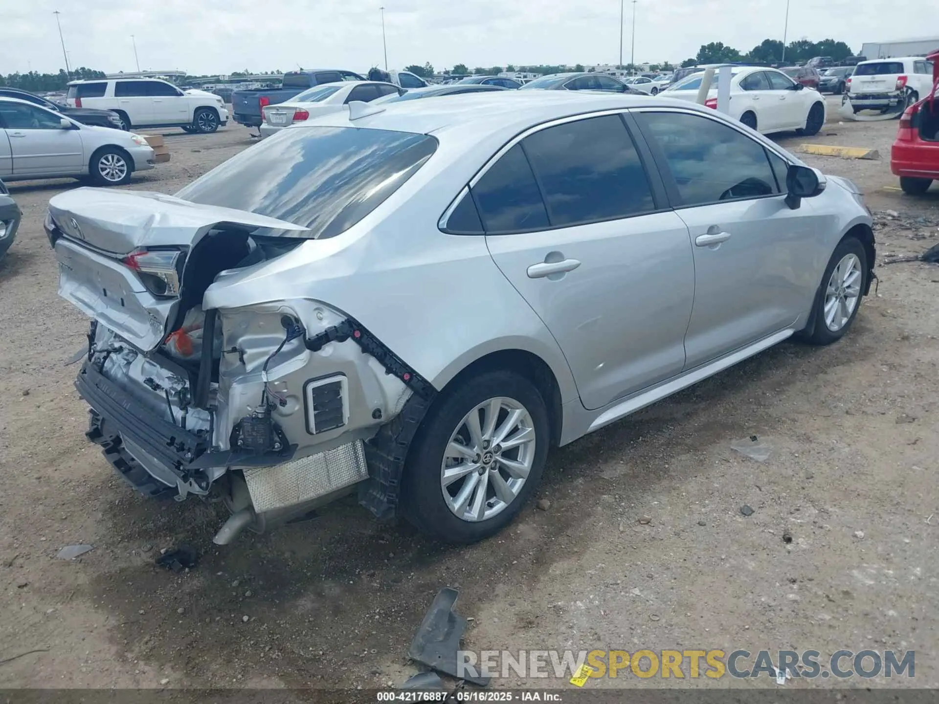 4 fotografías del automóvil dañado JTDBCMFE3R3037615 TOYOTA COROLLA 2024
