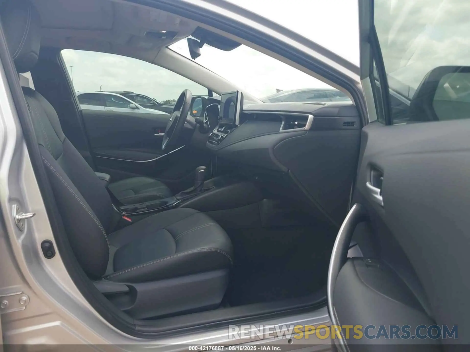 5 fotografías del automóvil dañado JTDBCMFE3R3037615 TOYOTA COROLLA 2024