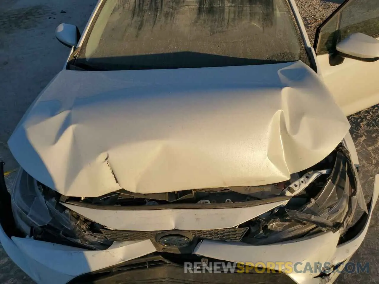 11 fotografías del automóvil dañado JTDBCMFE3R3046444 TOYOTA COROLLA 2024