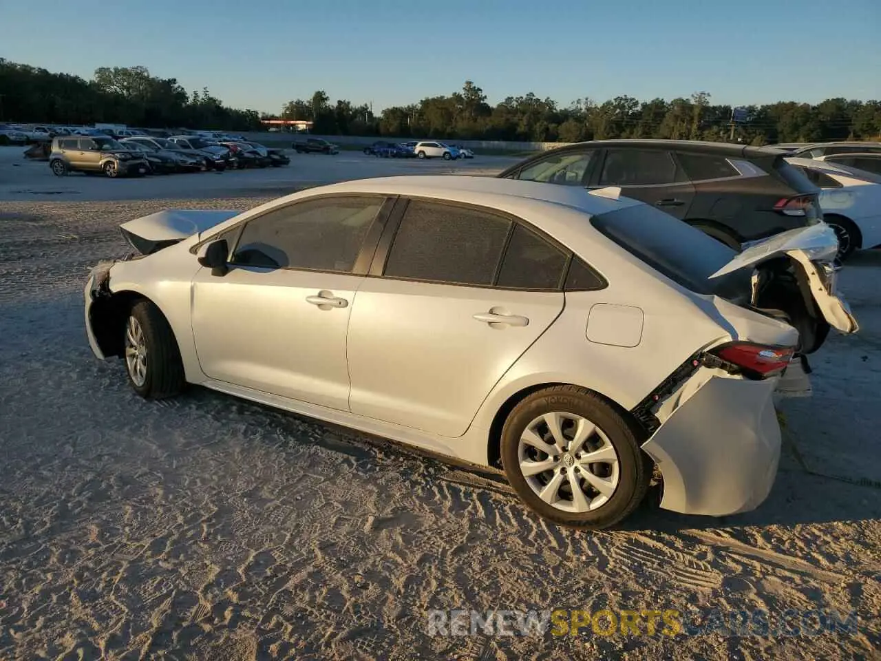 2 fotografías del automóvil dañado JTDBCMFE3R3046444 TOYOTA COROLLA 2024