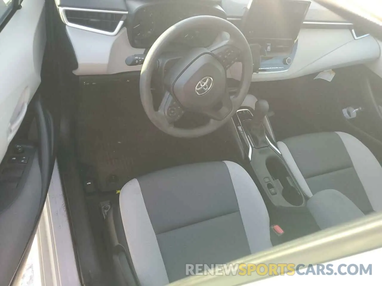 8 fotografías del automóvil dañado JTDBCMFE3R3046444 TOYOTA COROLLA 2024