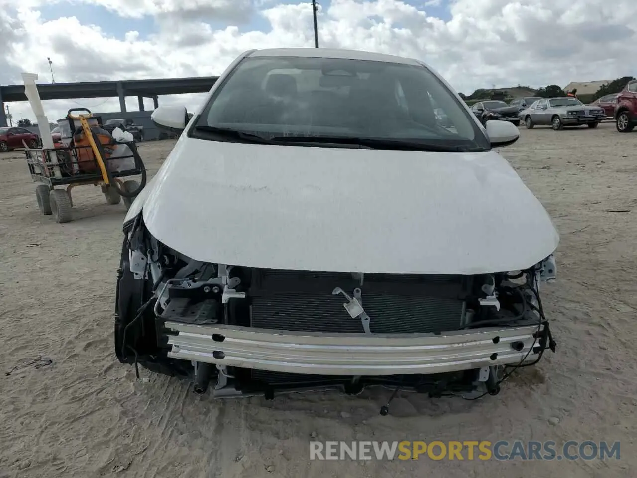5 fotografías del automóvil dañado JTDBCMFE3RJ016954 TOYOTA COROLLA 2024