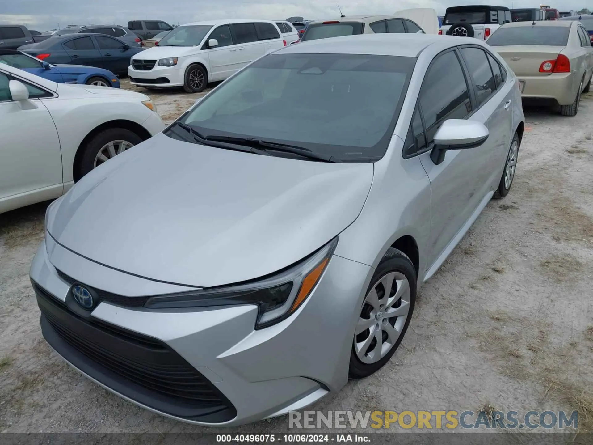 2 fotografías del automóvil dañado JTDBCMFE3RJ018221 TOYOTA COROLLA 2024